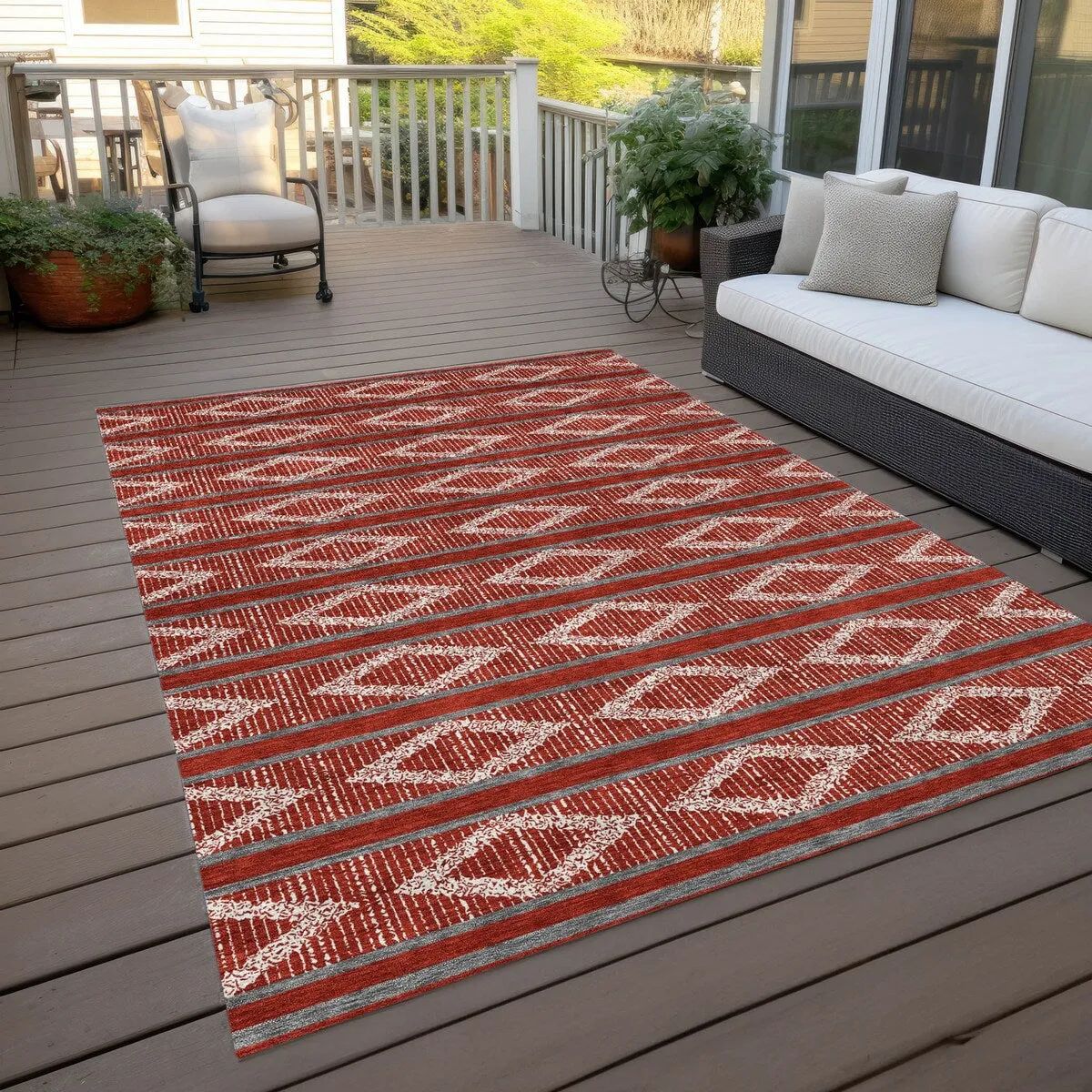 Machine Washable Indoor/ Outdoor Diamond Stripe Chantille Rug
