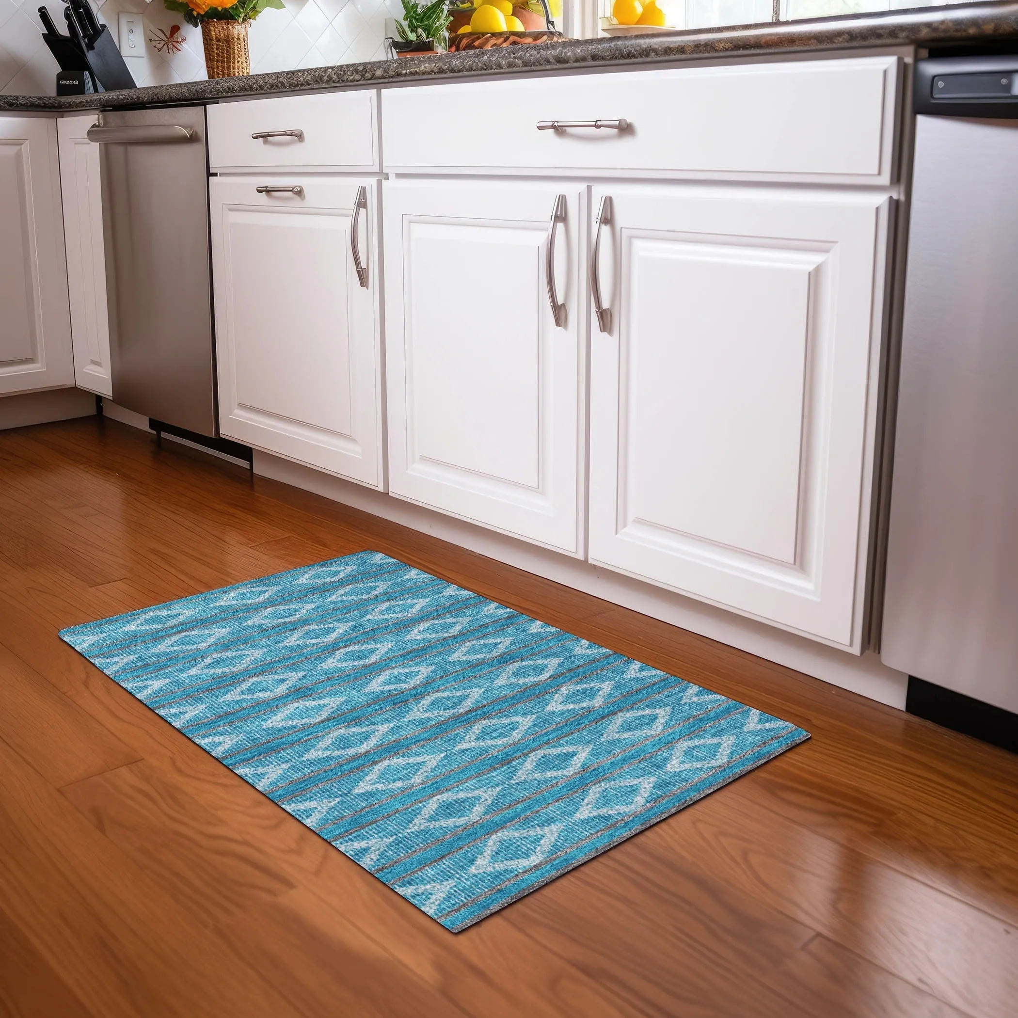 Machine Washable Indoor/ Outdoor Diamond Stripe Chantille Rug