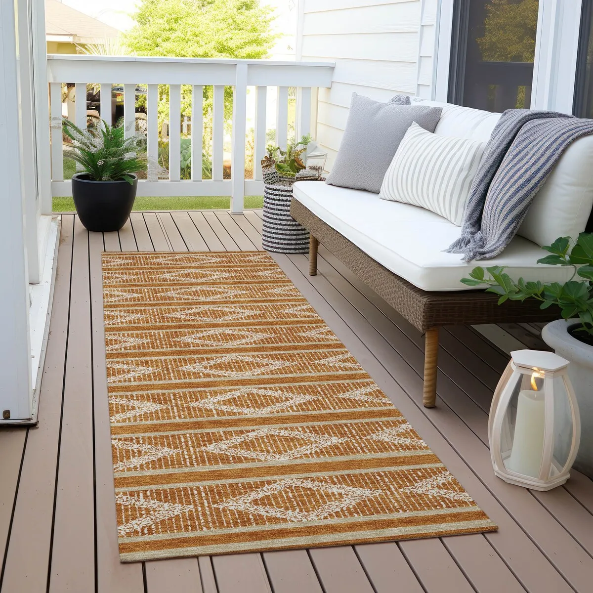 Machine Washable Indoor/ Outdoor Diamond Stripe Chantille Rug