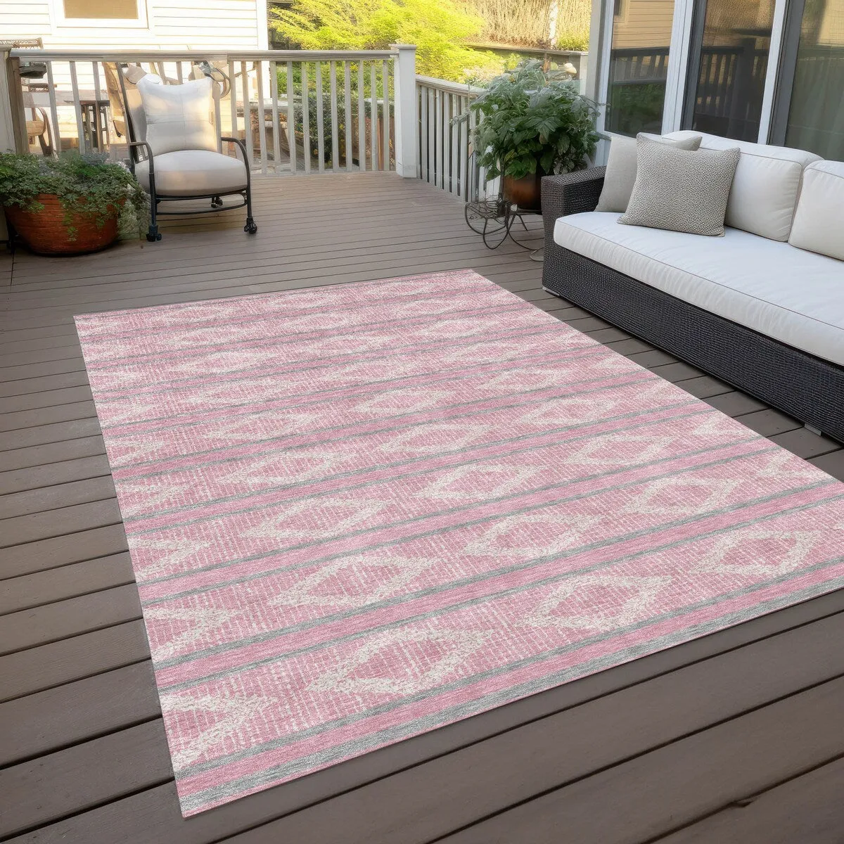 Machine Washable Indoor/ Outdoor Diamond Stripe Chantille Rug