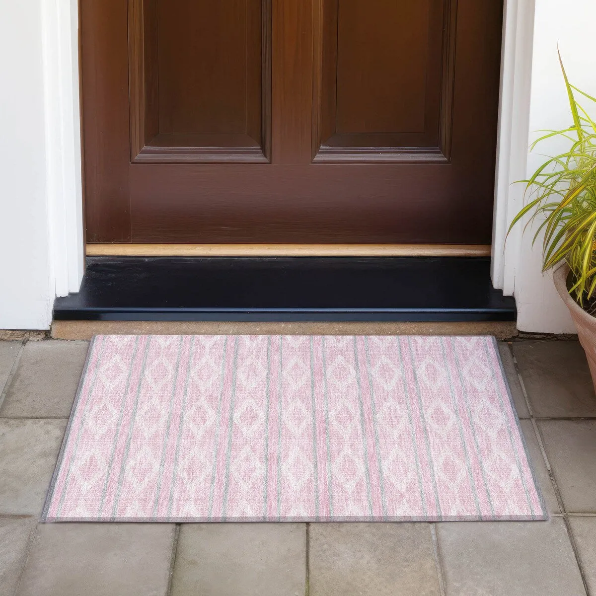 Machine Washable Indoor/ Outdoor Diamond Stripe Chantille Rug