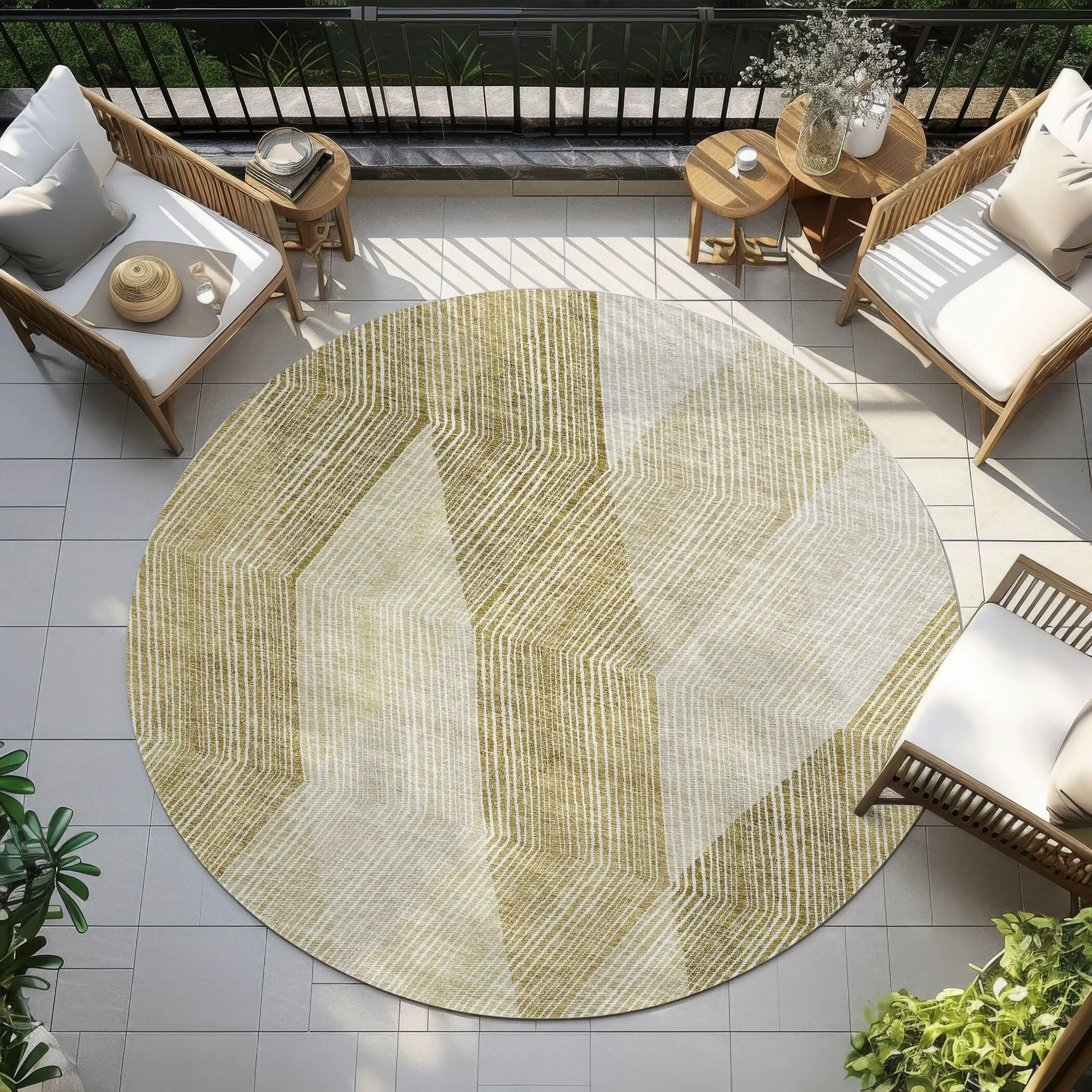 Machine Washable Indoor/ Outdoor Diamond Stripes Chantille Rug