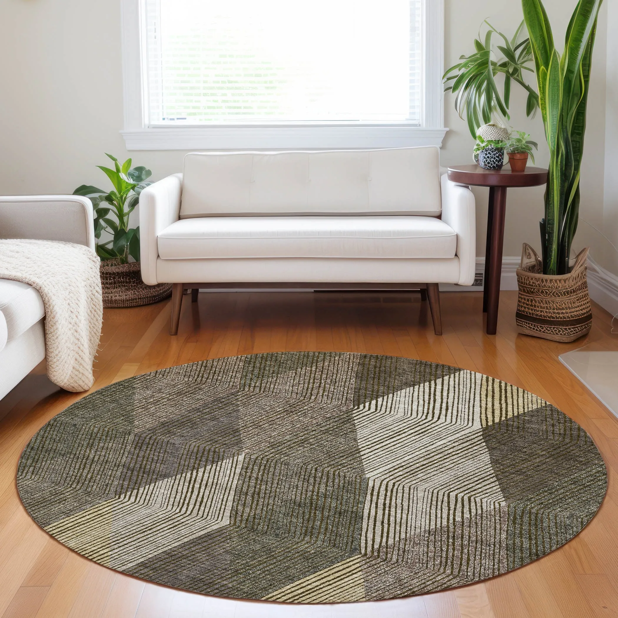 Machine Washable Indoor/ Outdoor Diamond Stripes Chantille Rug