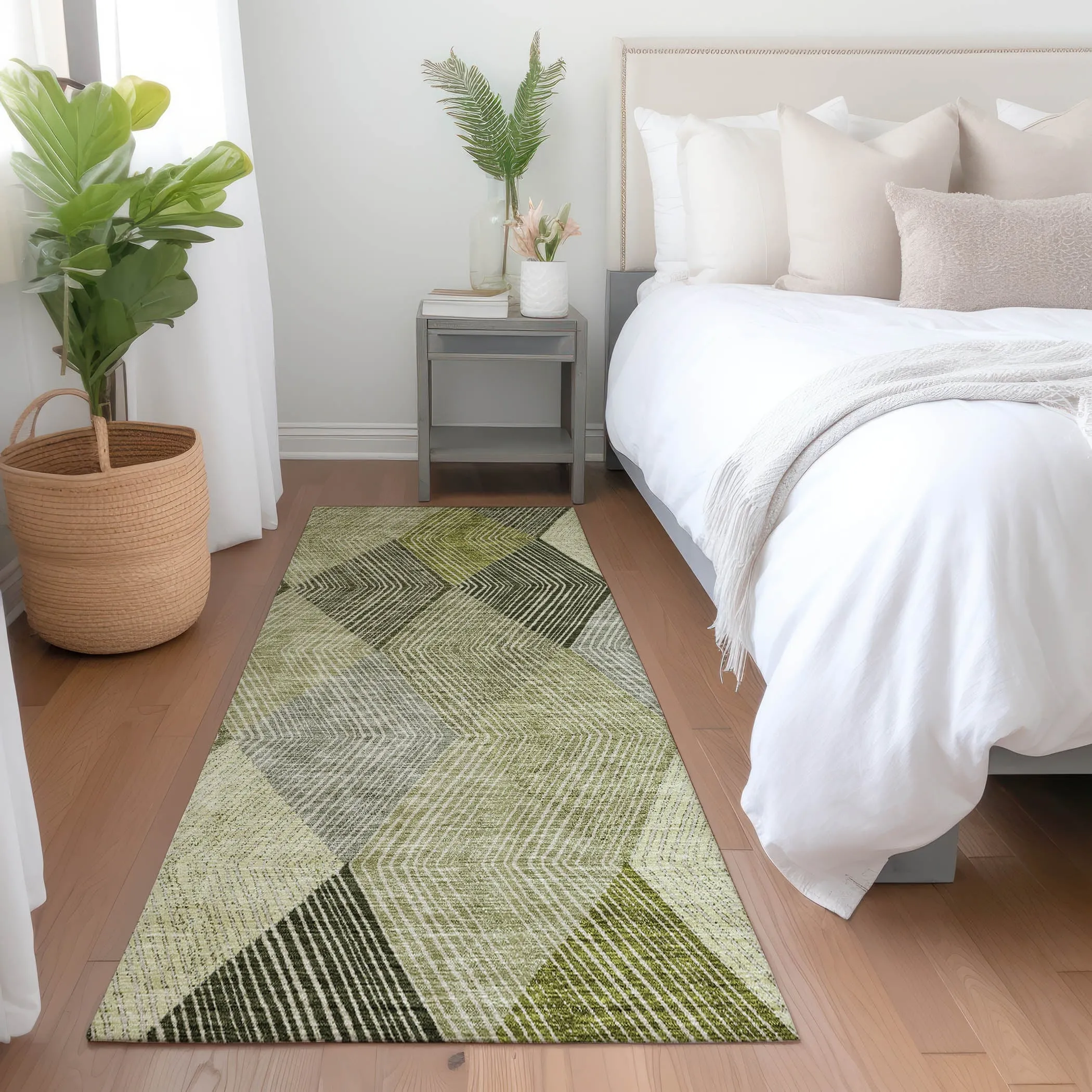 Machine Washable Indoor/ Outdoor Diamond Stripes Chantille Rug