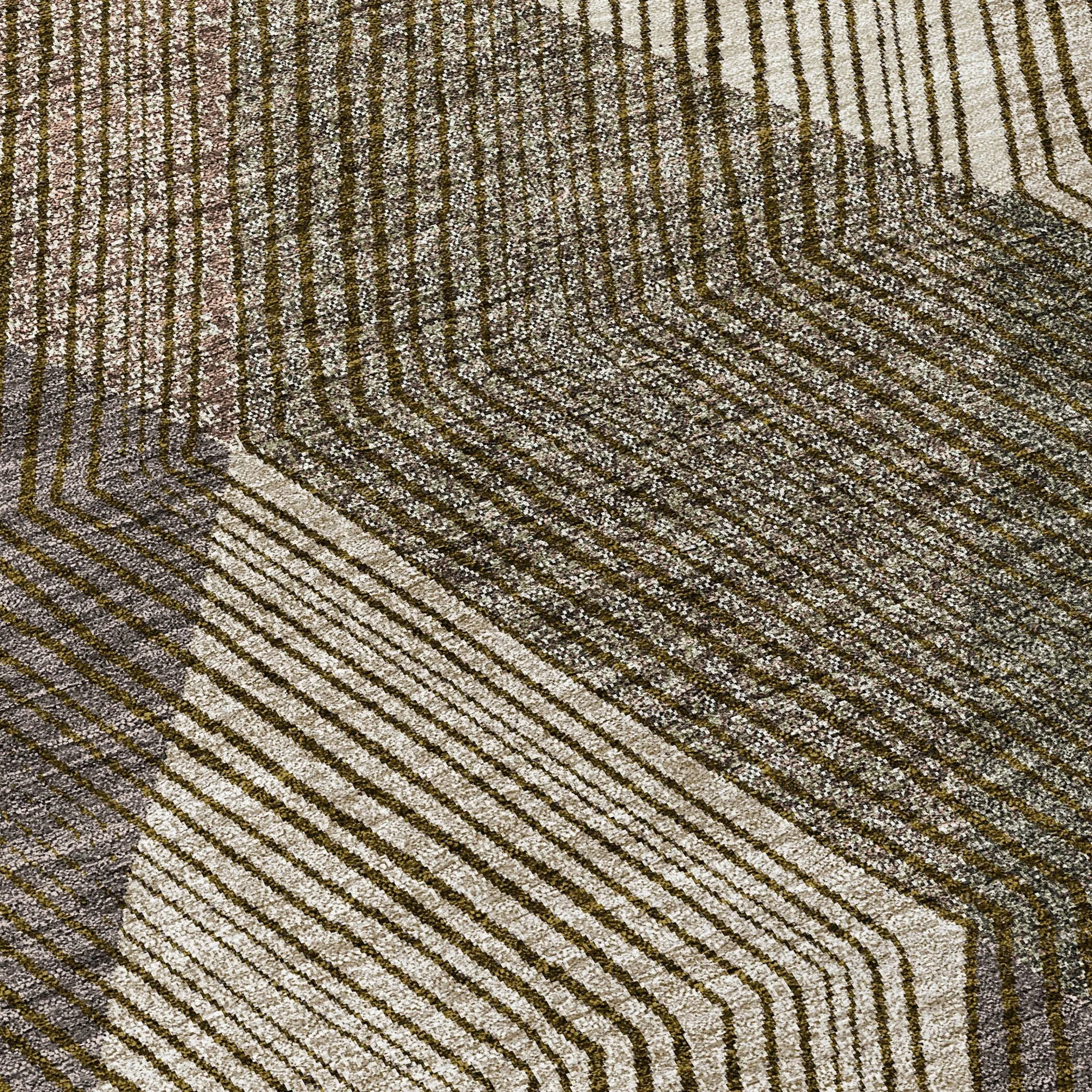 Machine Washable Indoor/ Outdoor Diamond Stripes Chantille Rug