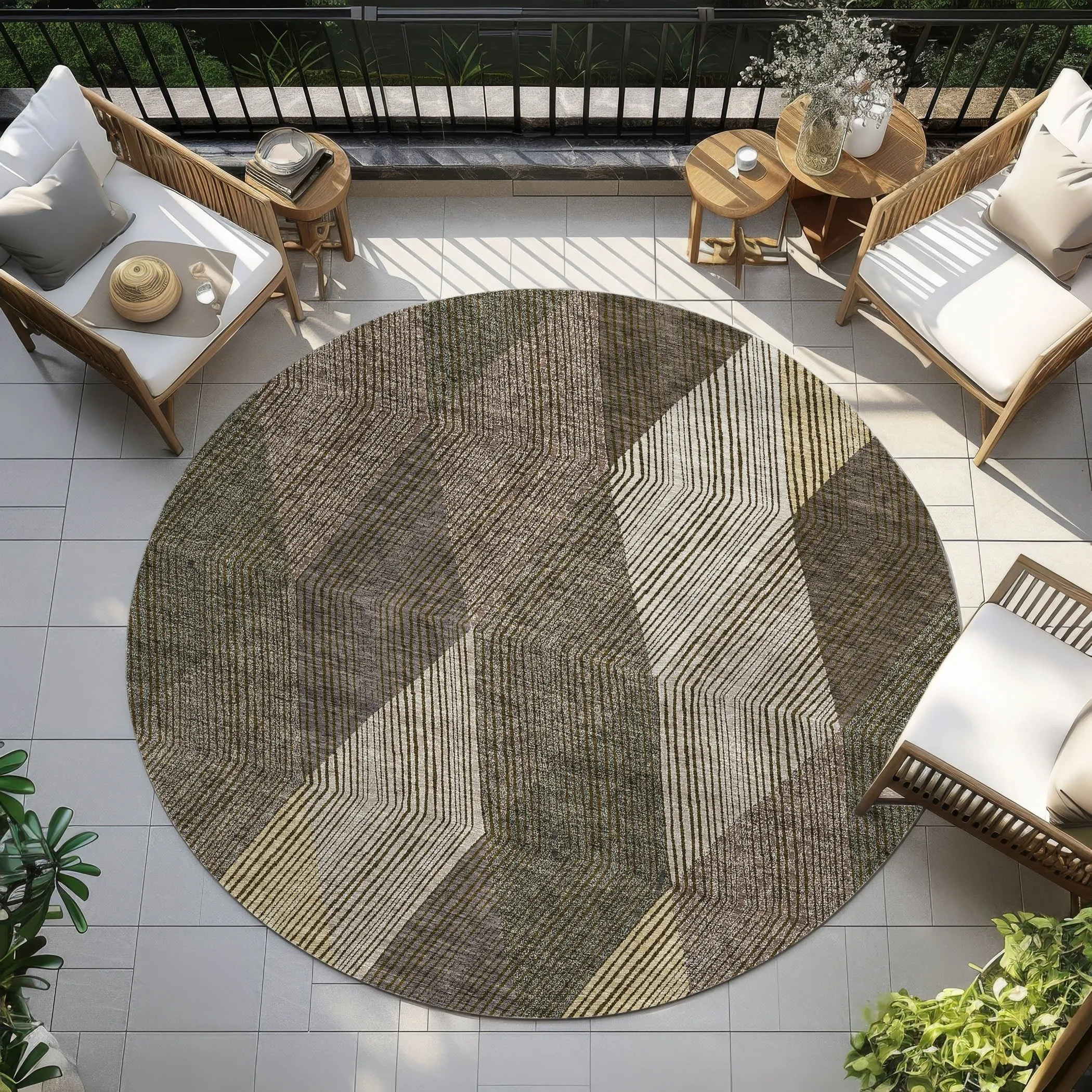 Machine Washable Indoor/ Outdoor Diamond Stripes Chantille Rug