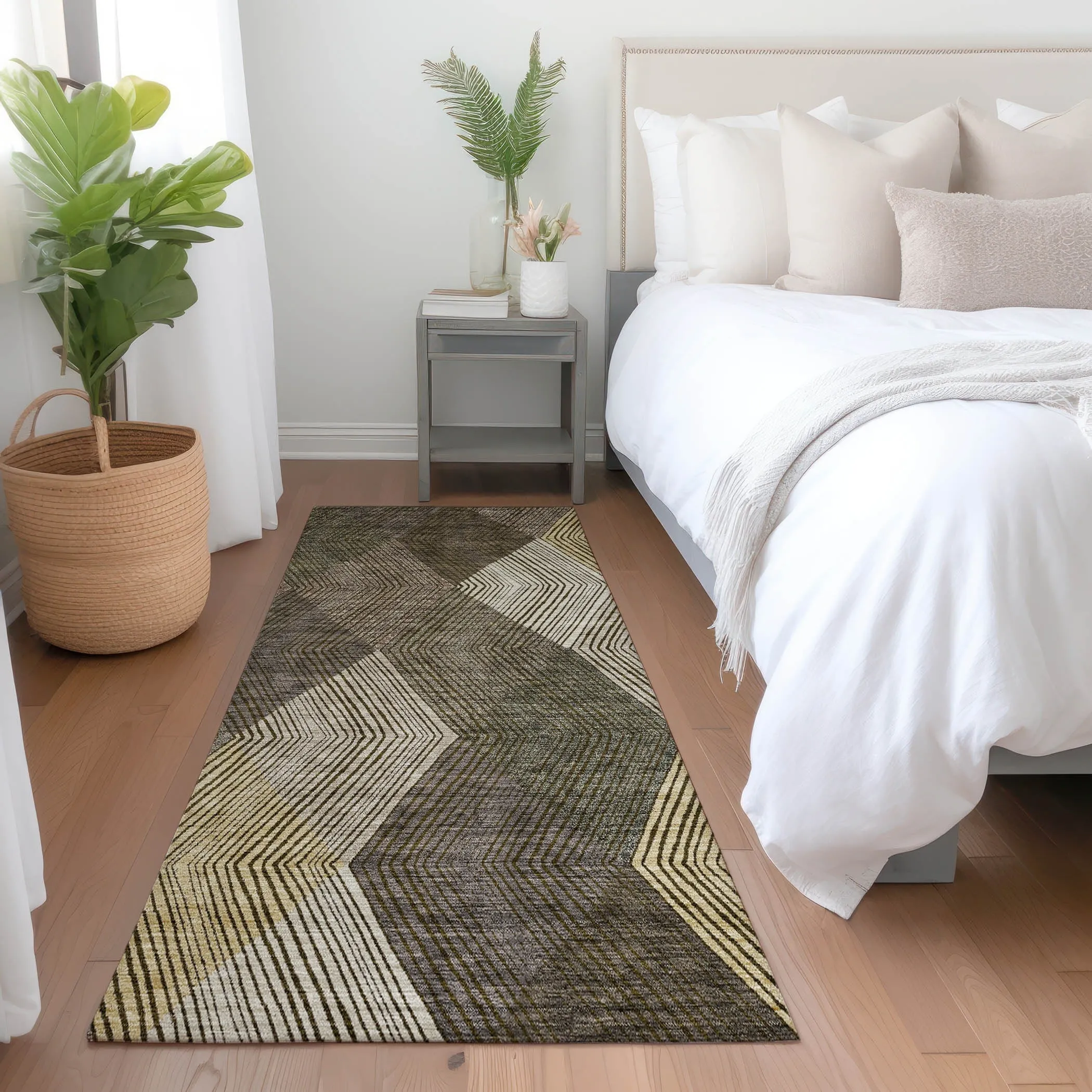 Machine Washable Indoor/ Outdoor Diamond Stripes Chantille Rug