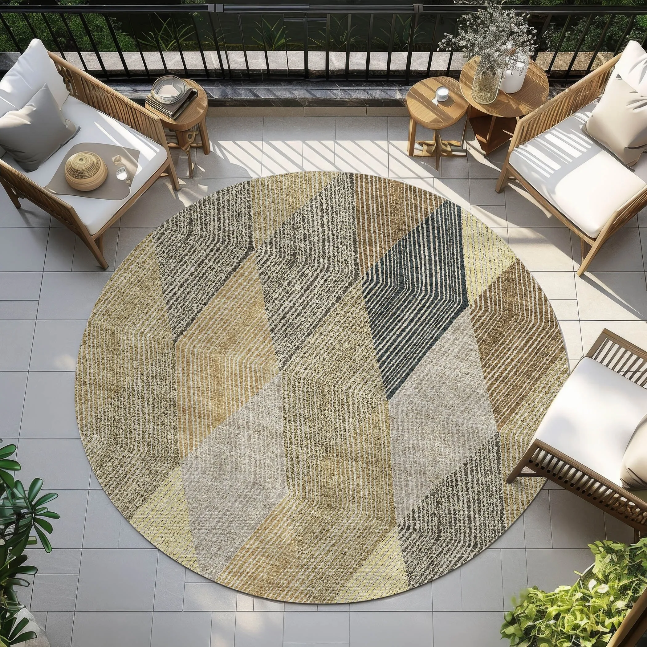 Machine Washable Indoor/ Outdoor Diamond Stripes Chantille Rug