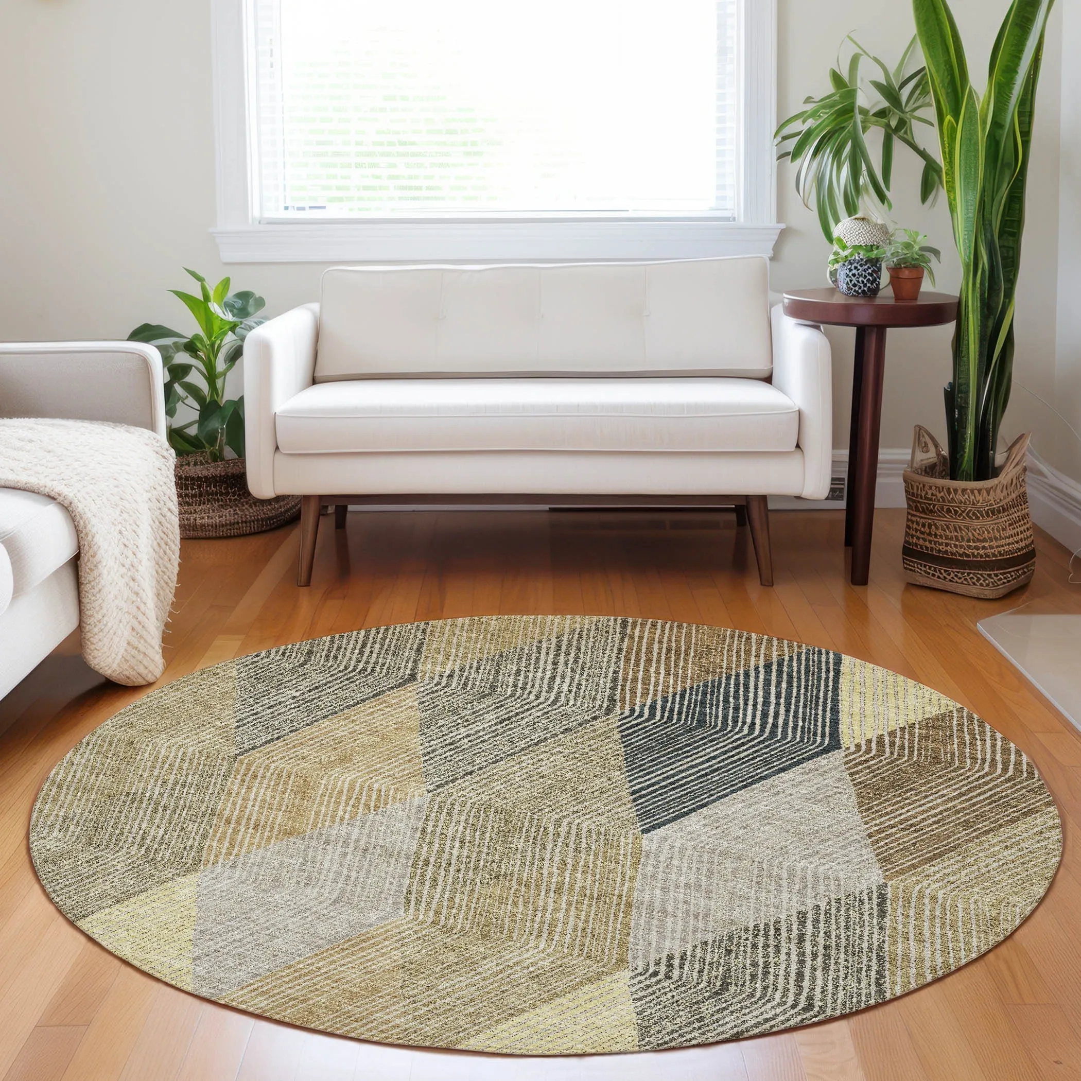 Machine Washable Indoor/ Outdoor Diamond Stripes Chantille Rug