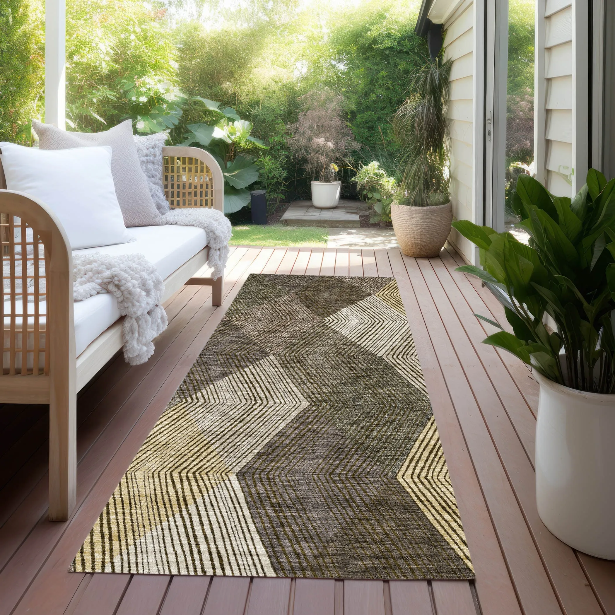 Machine Washable Indoor/ Outdoor Diamond Stripes Chantille Rug