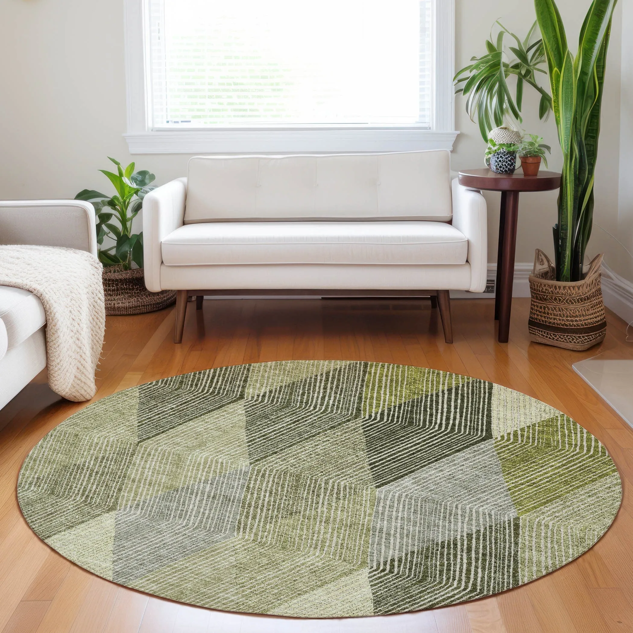 Machine Washable Indoor/ Outdoor Diamond Stripes Chantille Rug