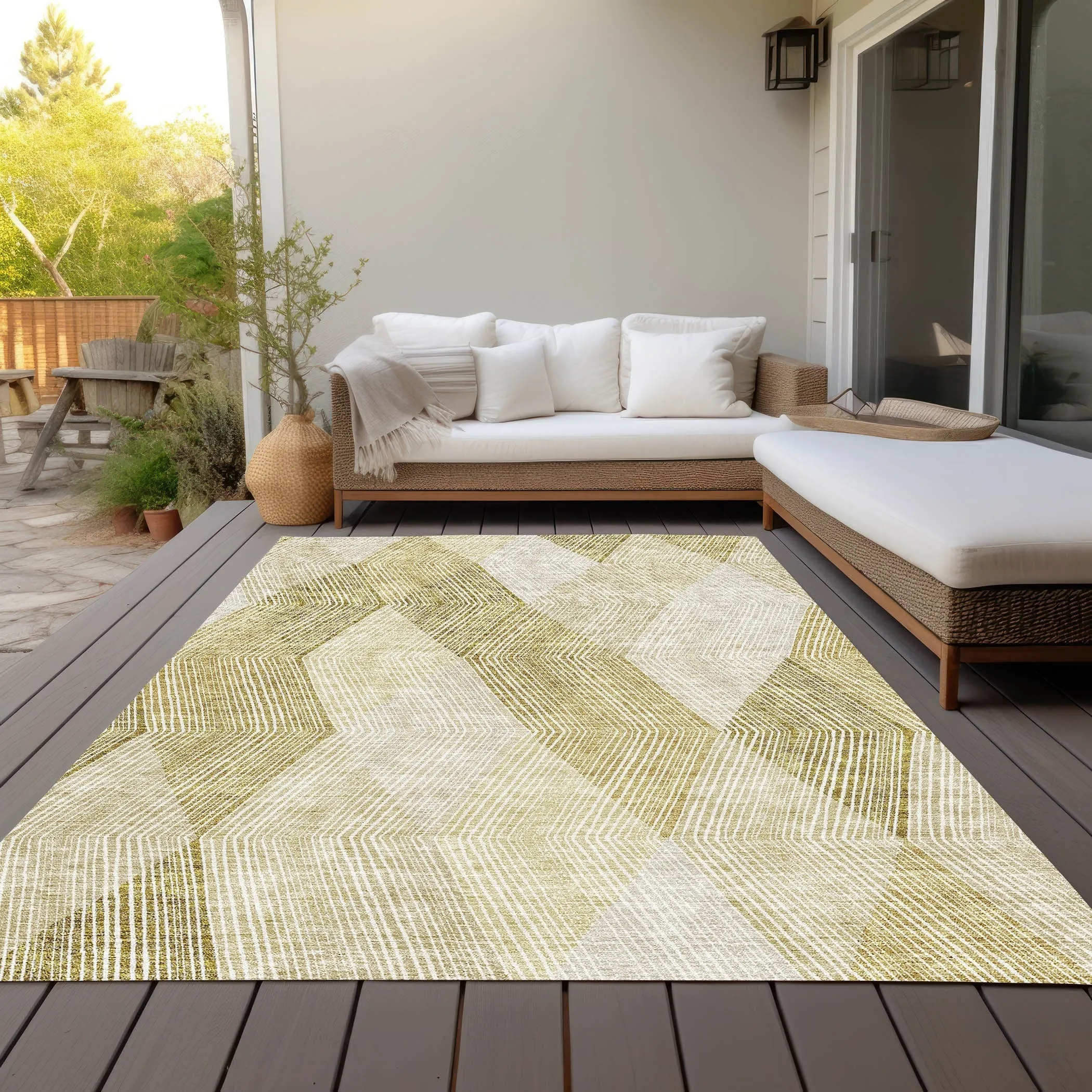 Machine Washable Indoor/ Outdoor Diamond Stripes Chantille Rug