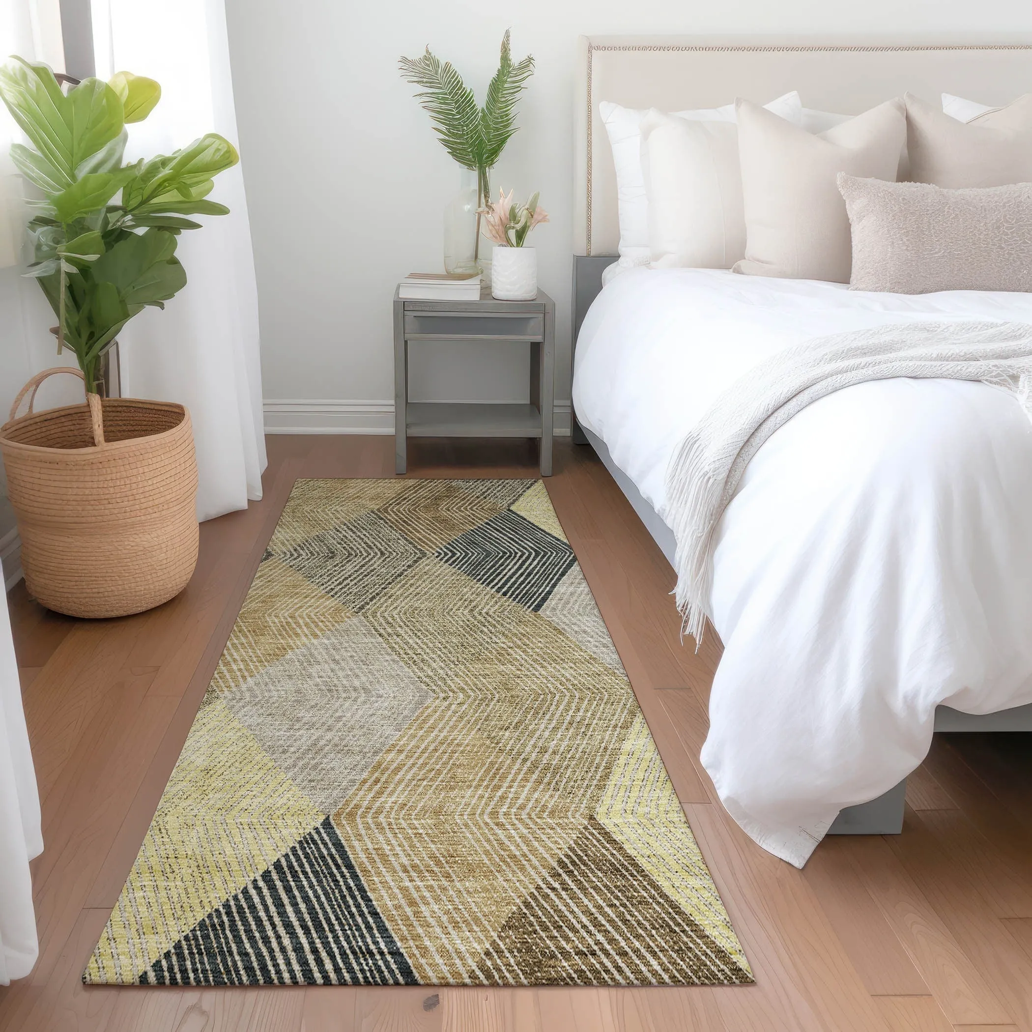 Machine Washable Indoor/ Outdoor Diamond Stripes Chantille Rug