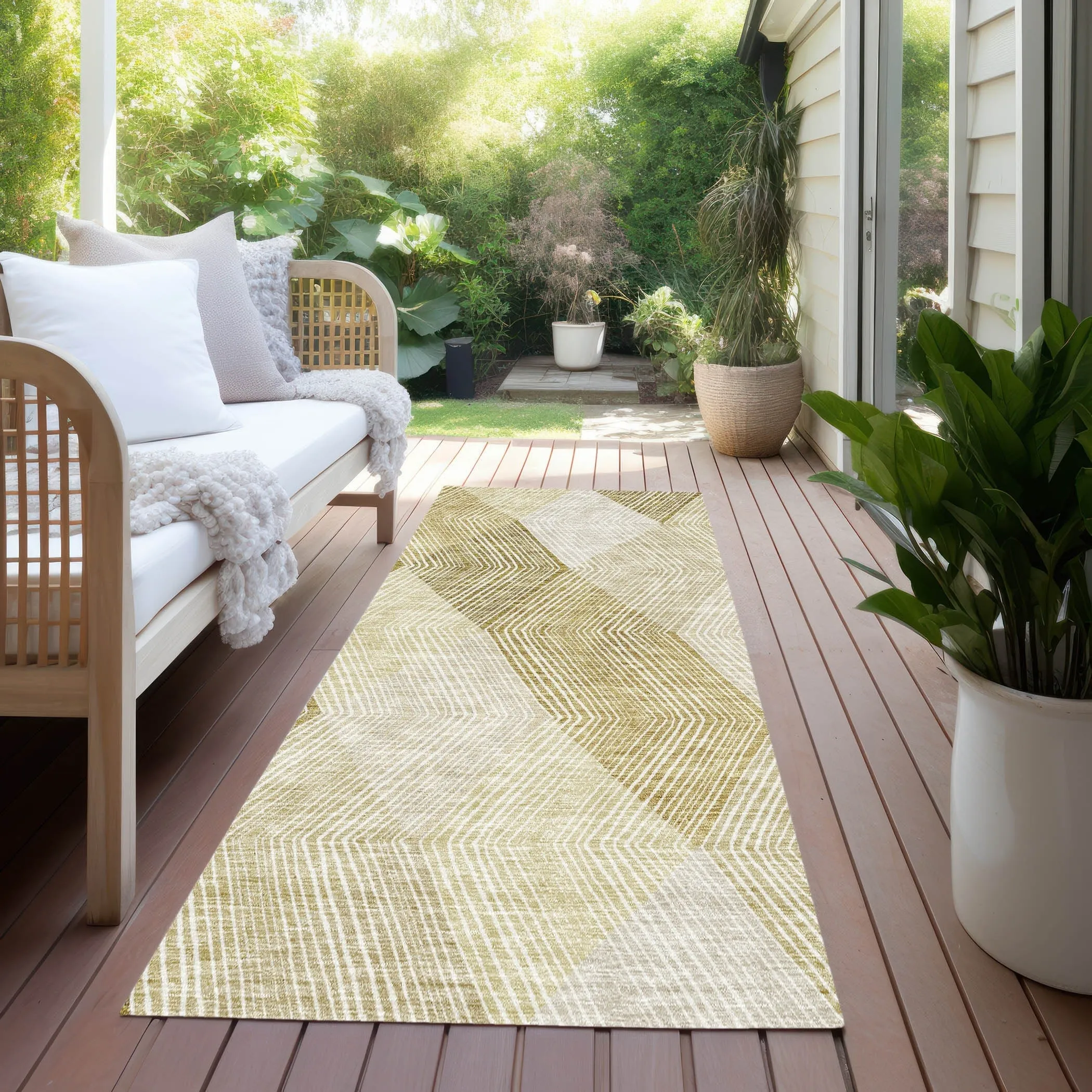 Machine Washable Indoor/ Outdoor Diamond Stripes Chantille Rug