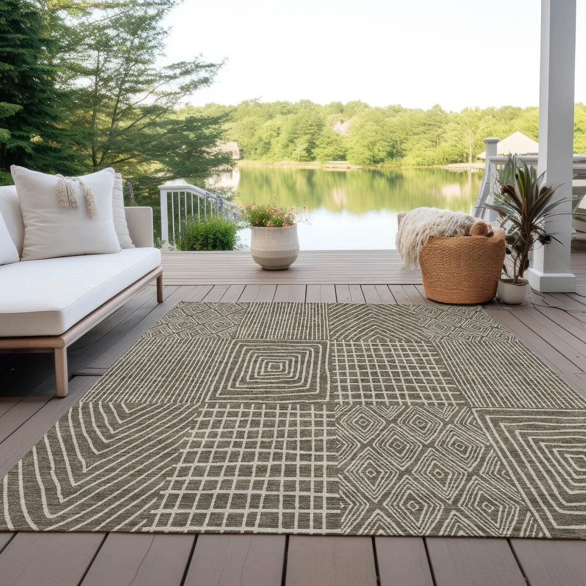 Machine Washable Indoor/ Outdoor Geo Patchwork Chantille Rug