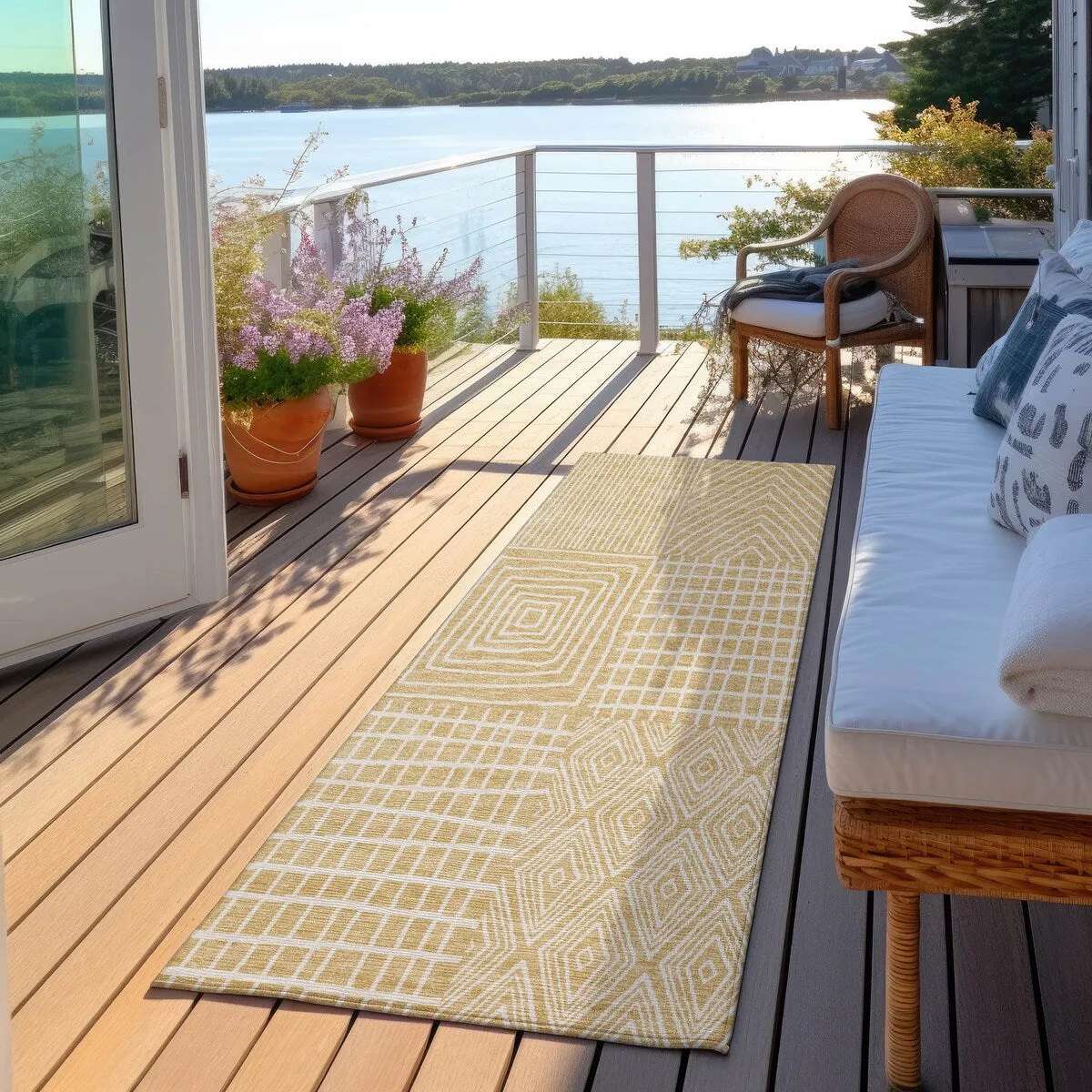 Machine Washable Indoor/ Outdoor Geo Patchwork Chantille Rug