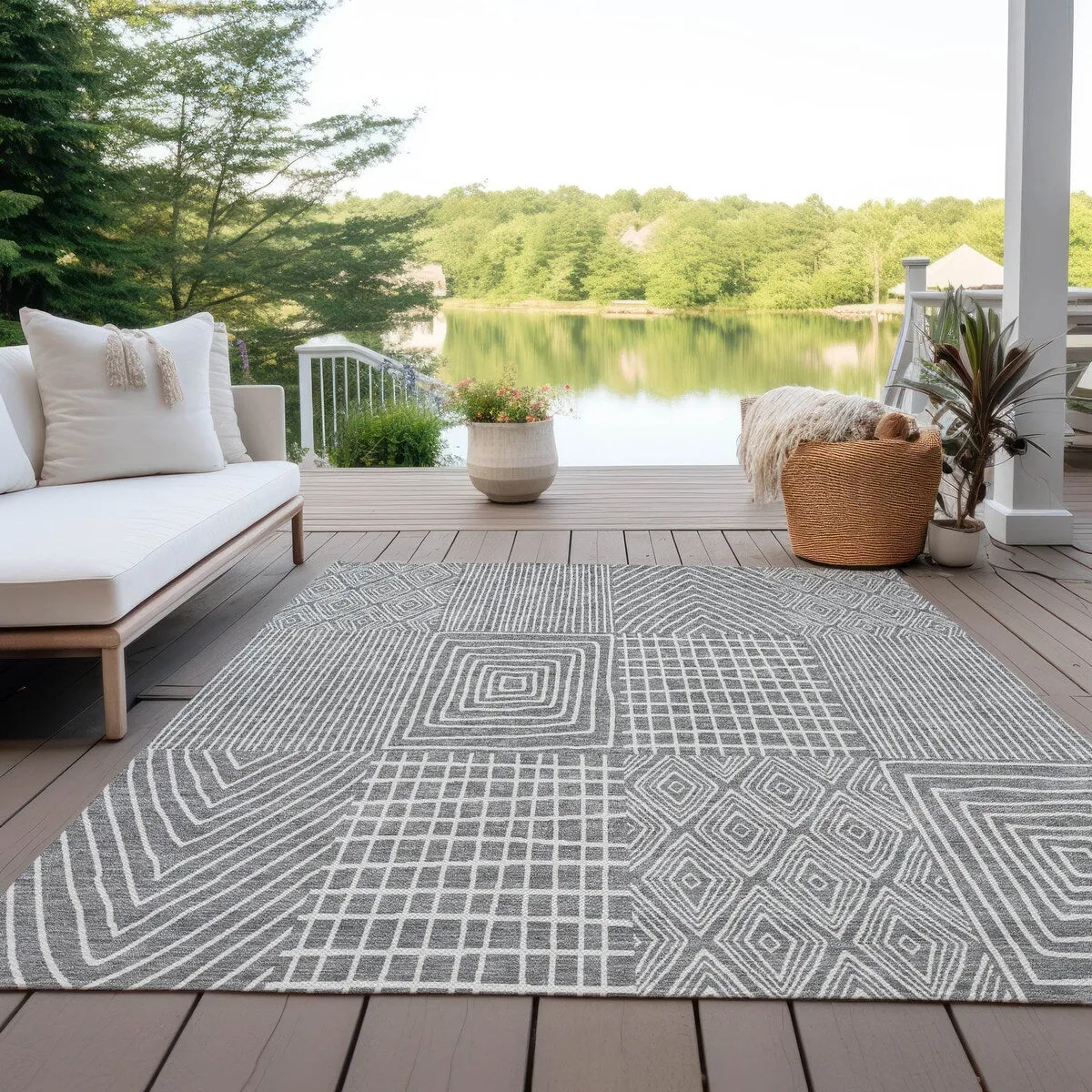 Machine Washable Indoor/ Outdoor Geo Patchwork Chantille Rug