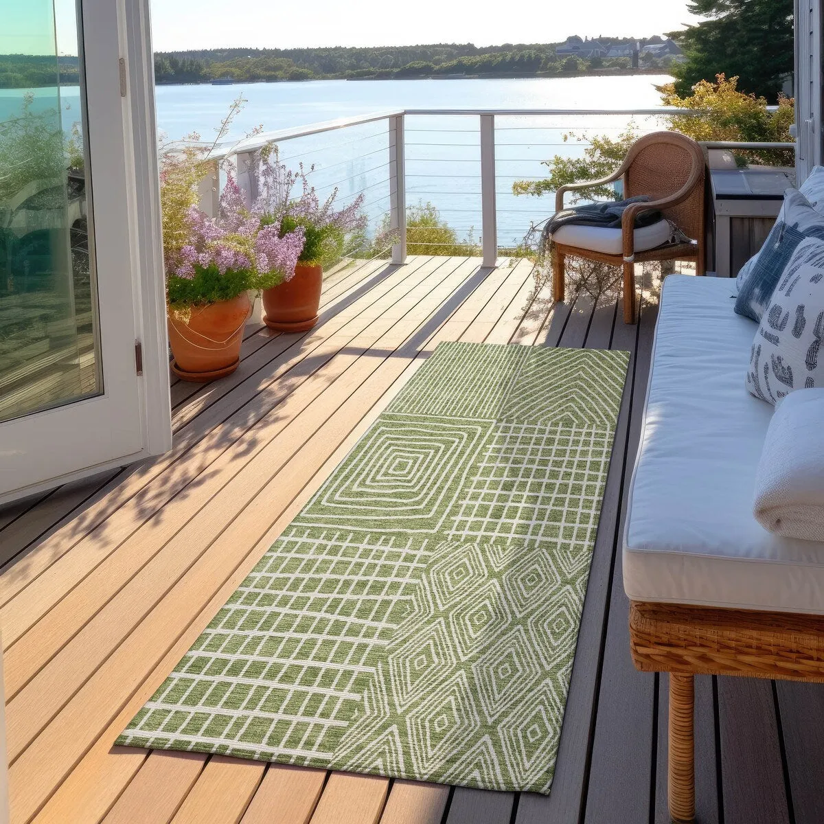 Machine Washable Indoor/ Outdoor Geo Patchwork Chantille Rug