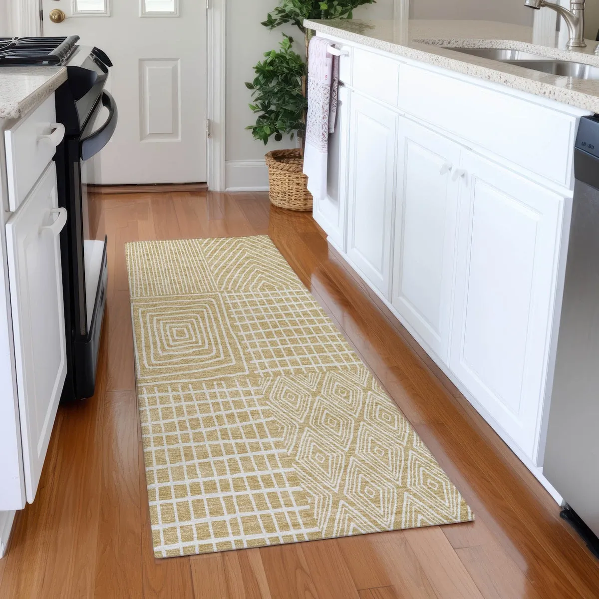 Machine Washable Indoor/ Outdoor Geo Patchwork Chantille Rug