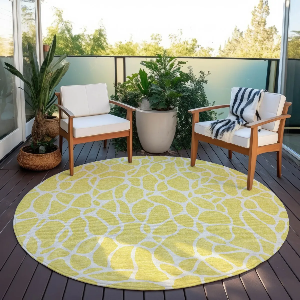 Machine Washable Indoor/ Outdoor Modern Chantille Rug