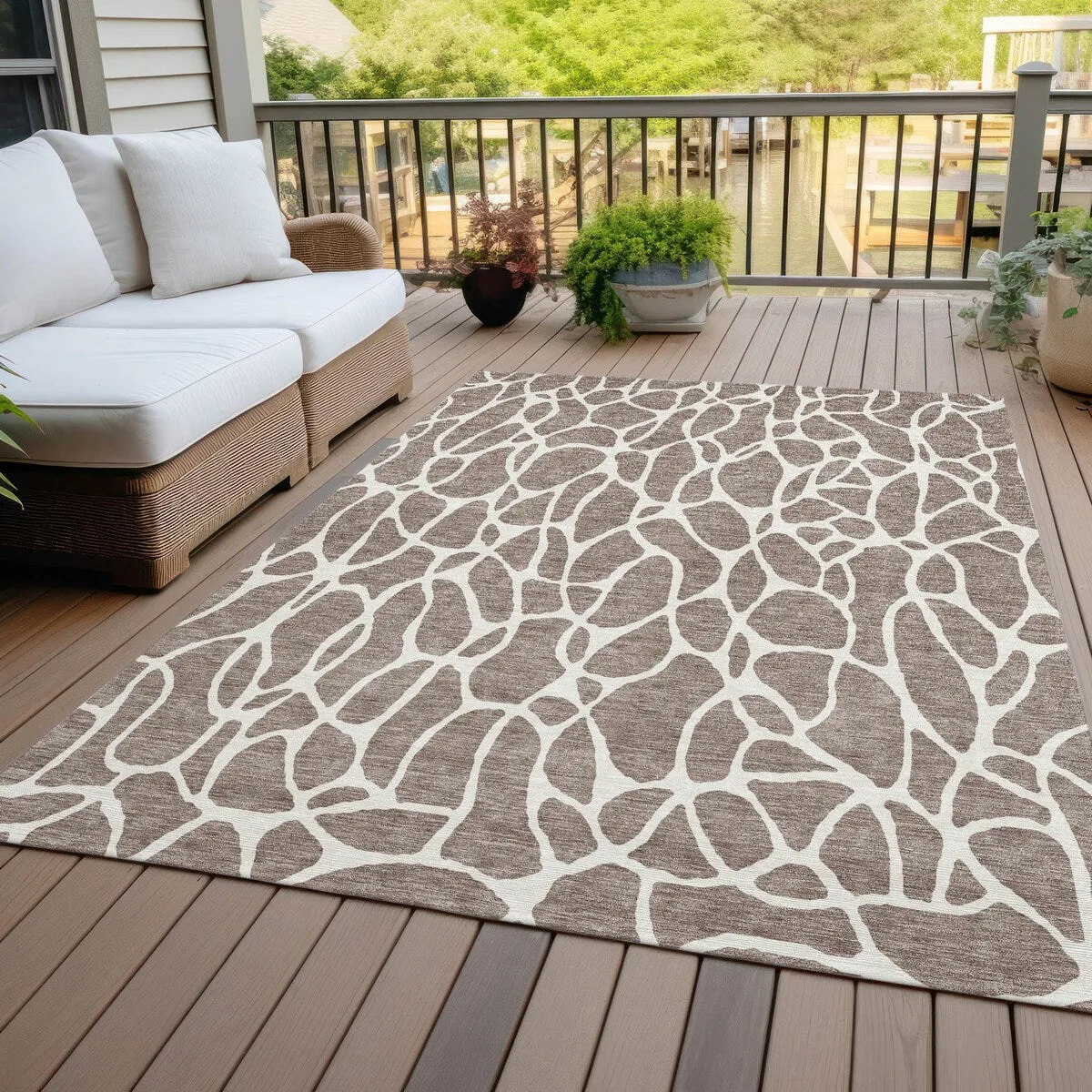 Machine Washable Indoor/ Outdoor Modern Chantille Rug