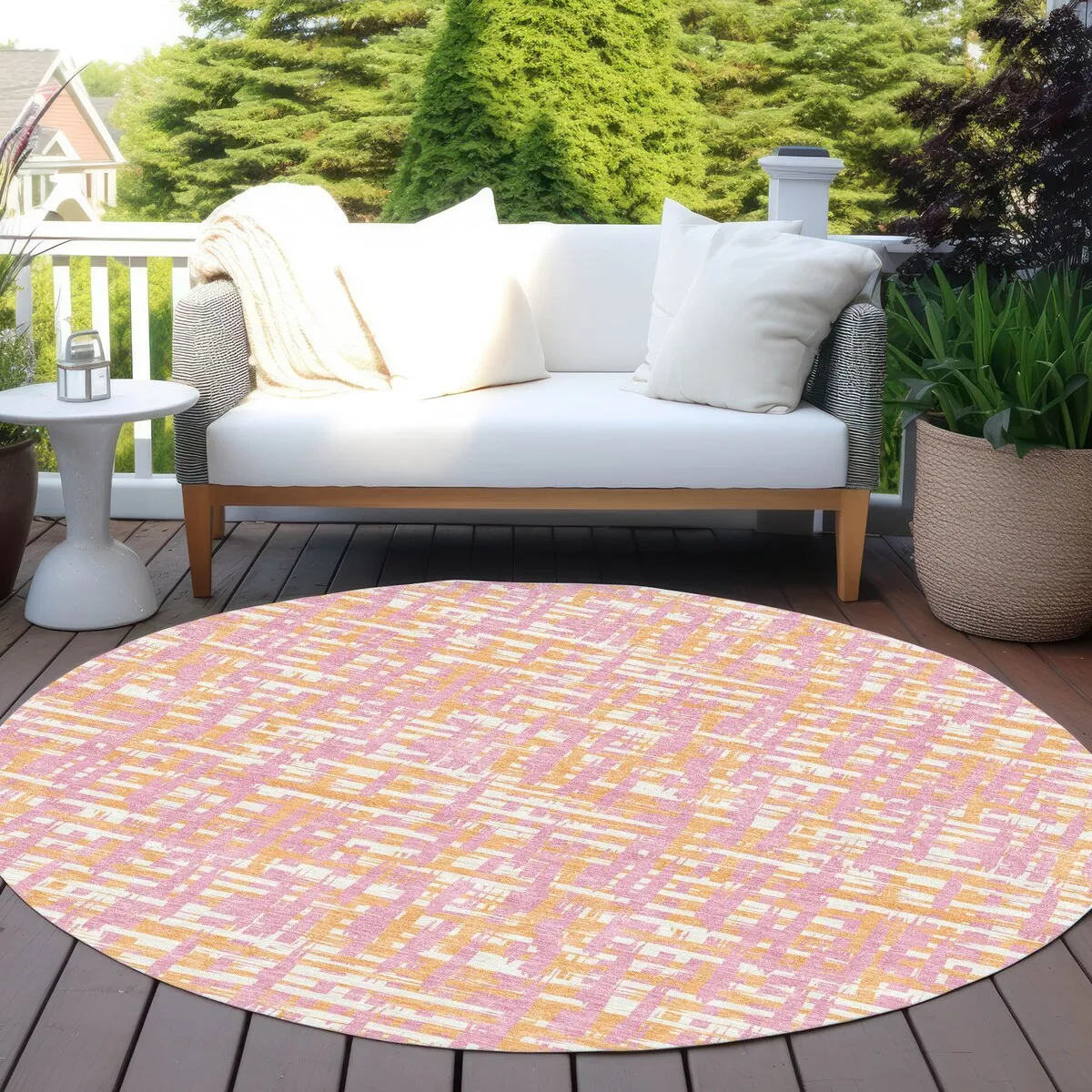 Machine Washable Indoor/ Outdoor Modern Crosshatch Chantille Rug