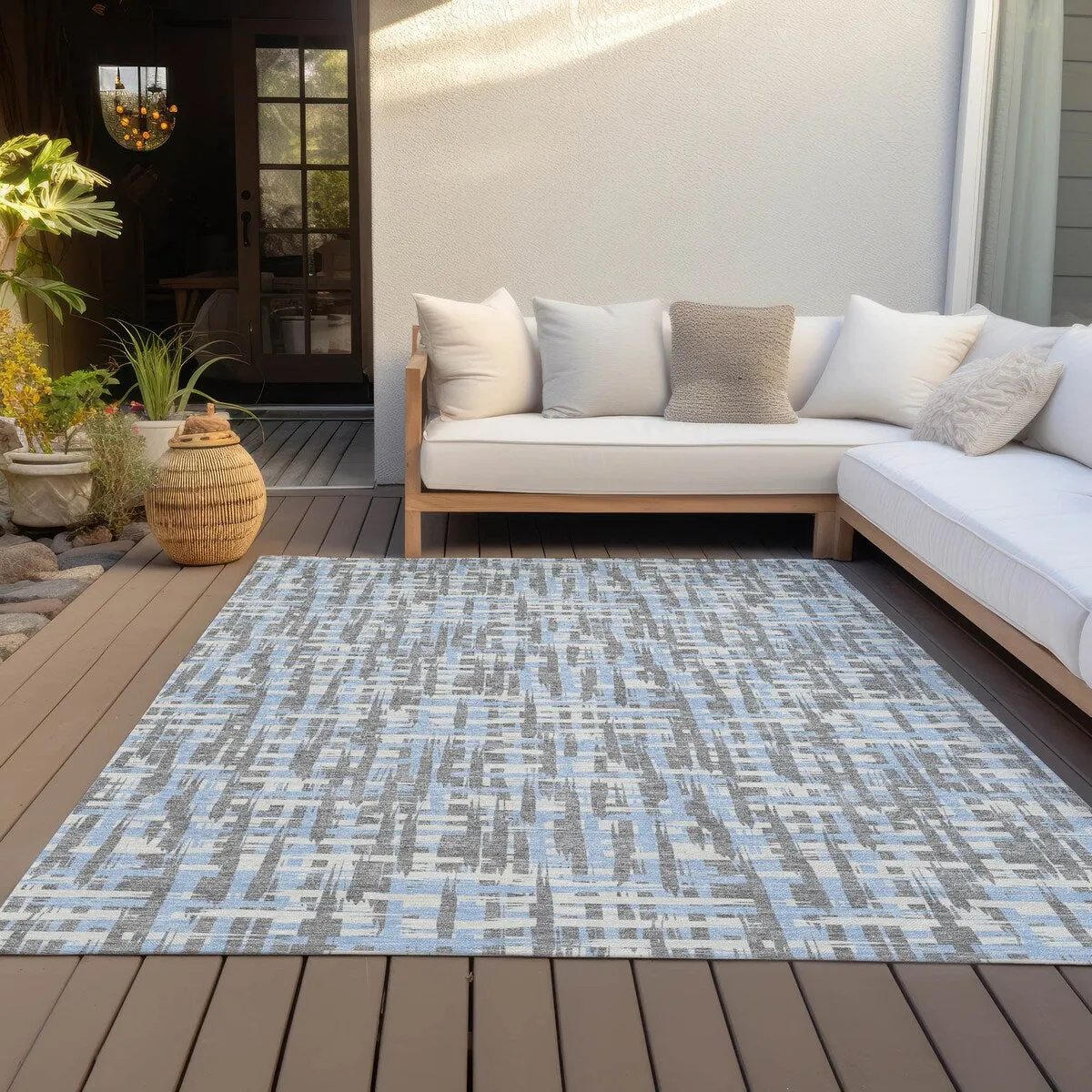 Machine Washable Indoor/ Outdoor Modern Crosshatch Chantille Rug