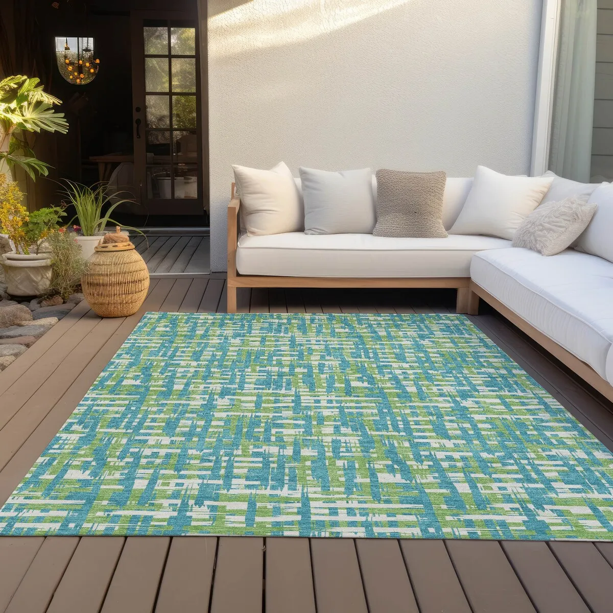 Machine Washable Indoor/ Outdoor Modern Crosshatch Chantille Rug