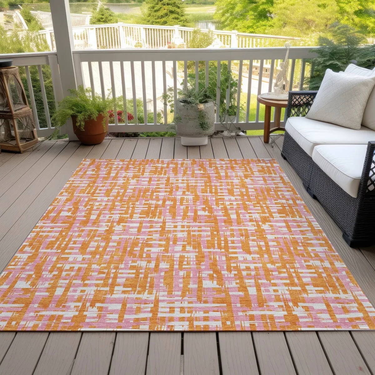 Machine Washable Indoor/ Outdoor Modern Crosshatch Chantille Rug