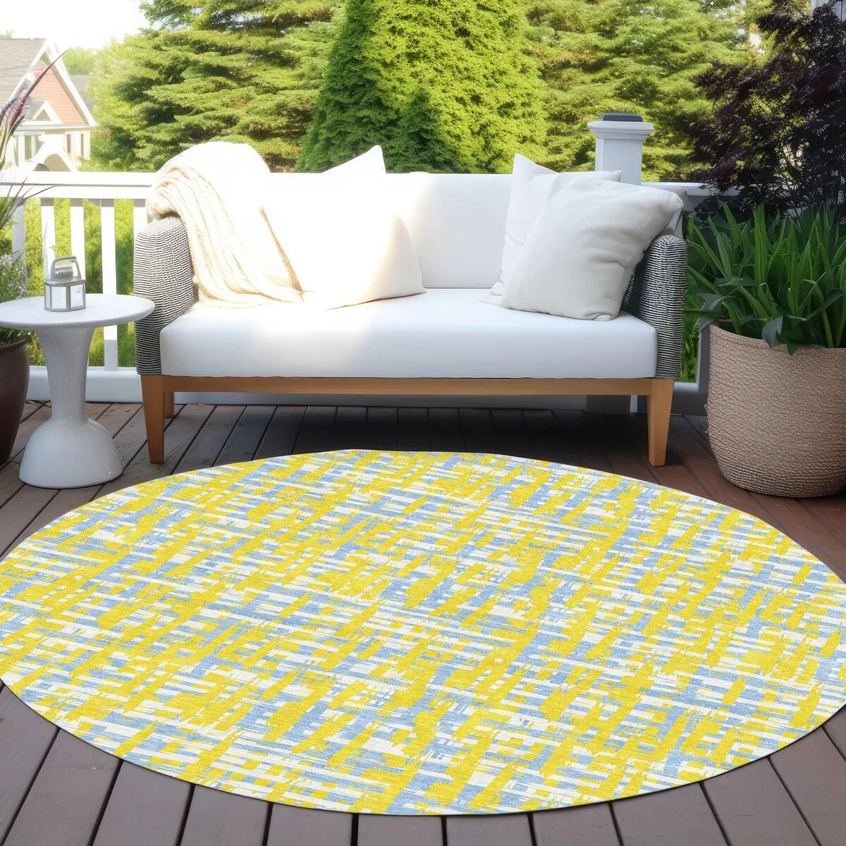 Machine Washable Indoor/ Outdoor Modern Crosshatch Chantille Rug