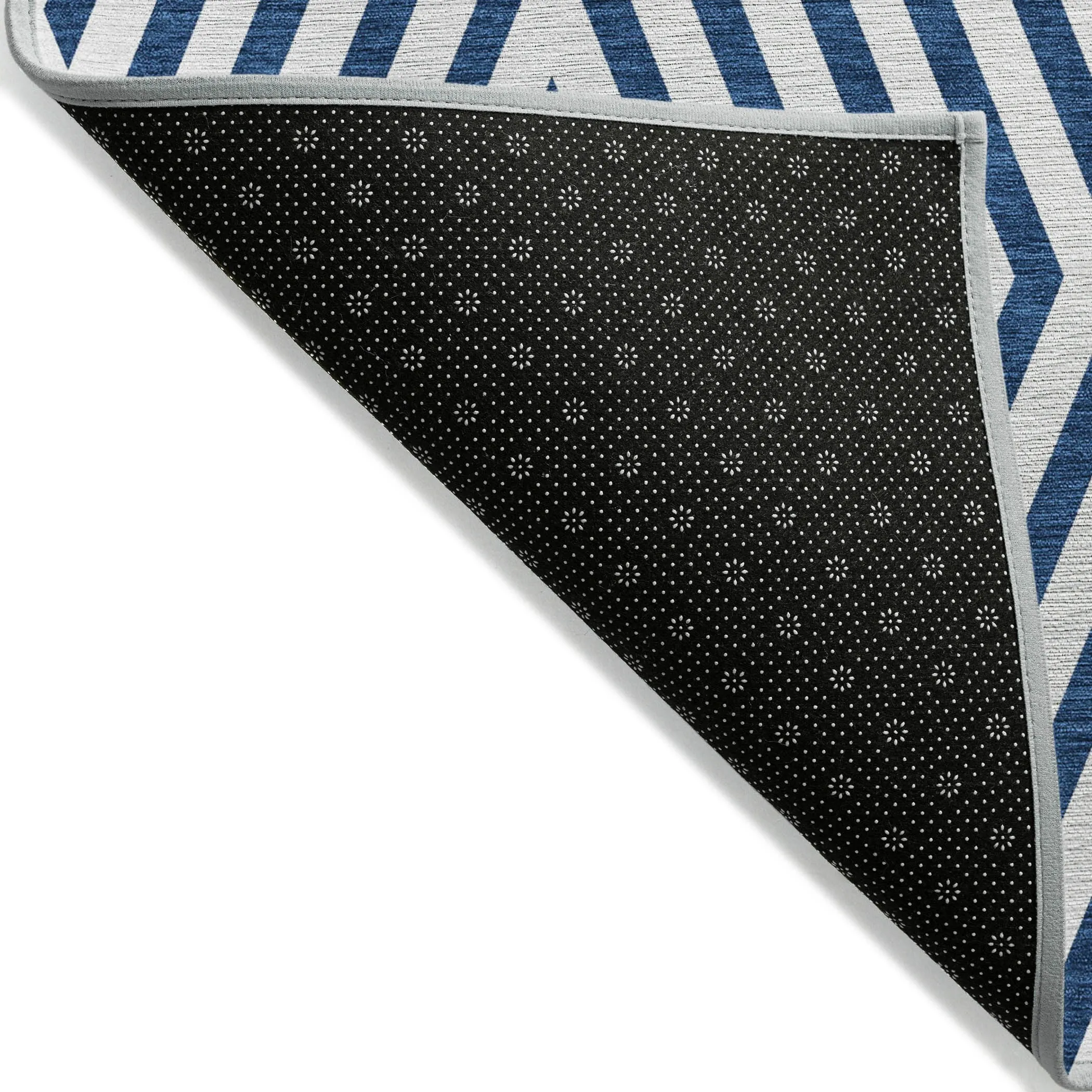 Machine Washable Indoor/ Outdoor Modern Diamonds Chantille Rug