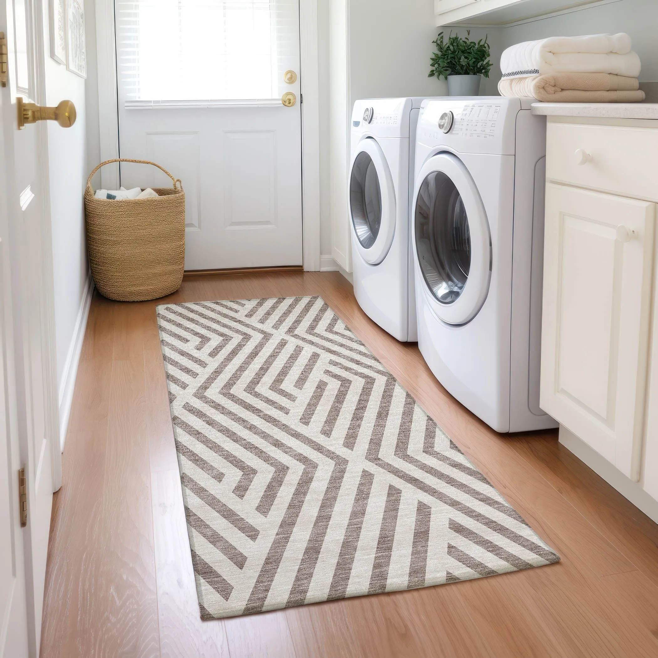 Machine Washable Indoor/ Outdoor Modern Diamonds Chantille Rug
