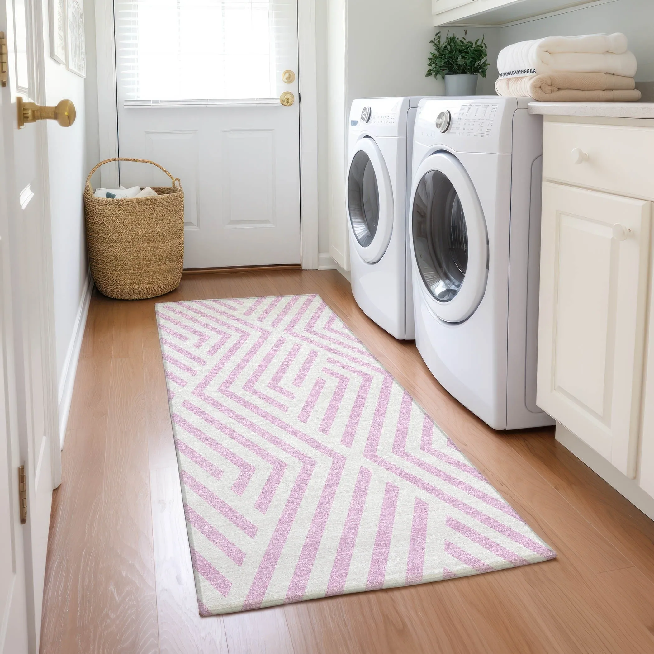 Machine Washable Indoor/ Outdoor Modern Diamonds Chantille Rug