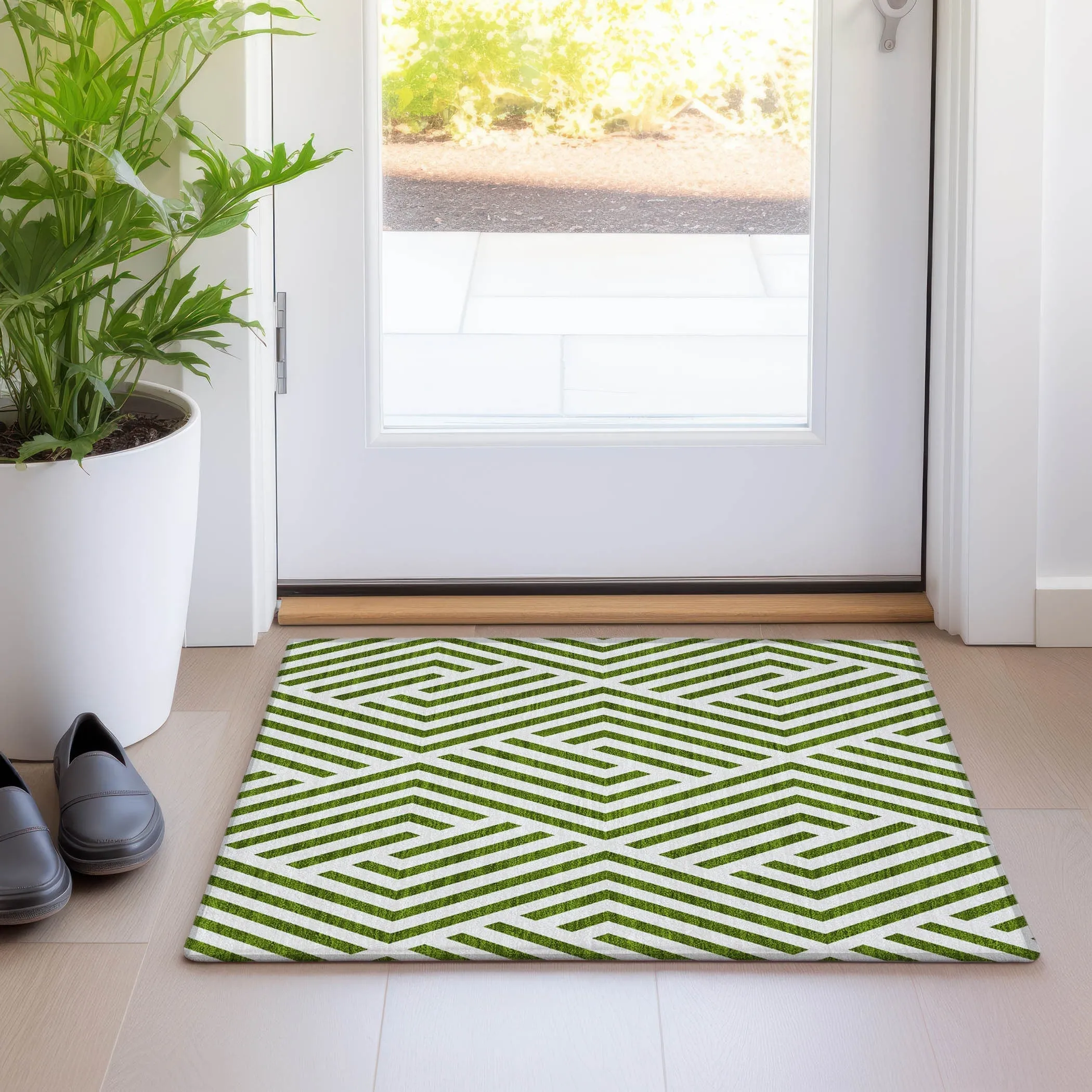 Machine Washable Indoor/ Outdoor Modern Diamonds Chantille Rug