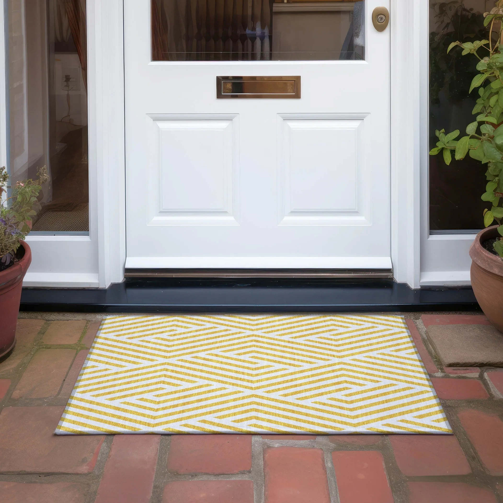 Machine Washable Indoor/ Outdoor Modern Diamonds Chantille Rug