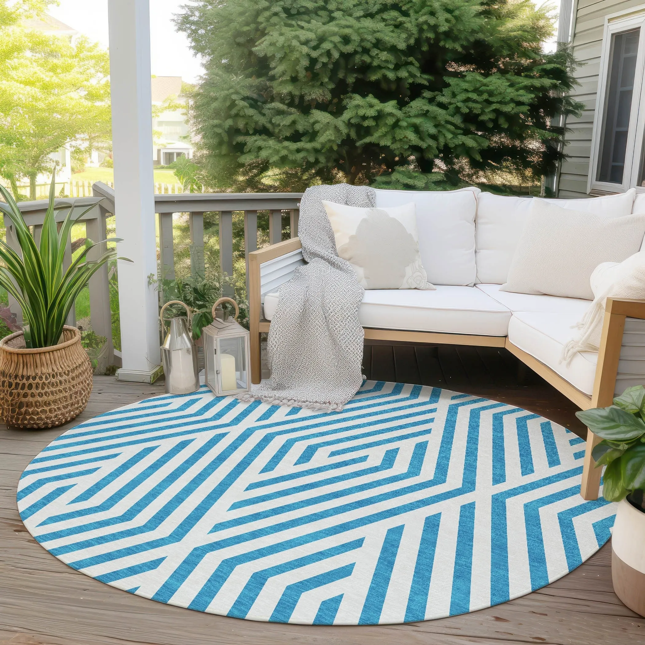 Machine Washable Indoor/ Outdoor Modern Diamonds Chantille Rug