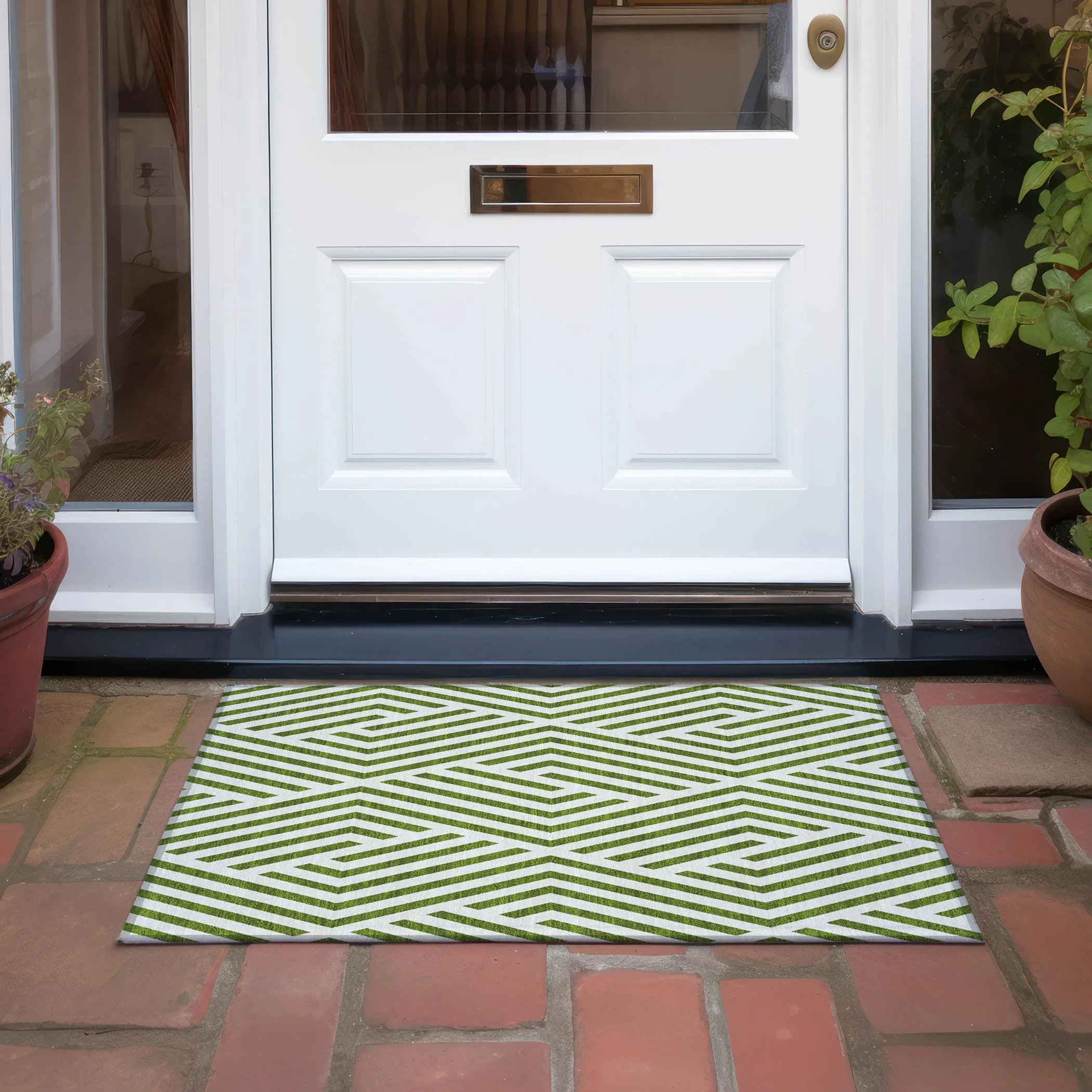 Machine Washable Indoor/ Outdoor Modern Diamonds Chantille Rug