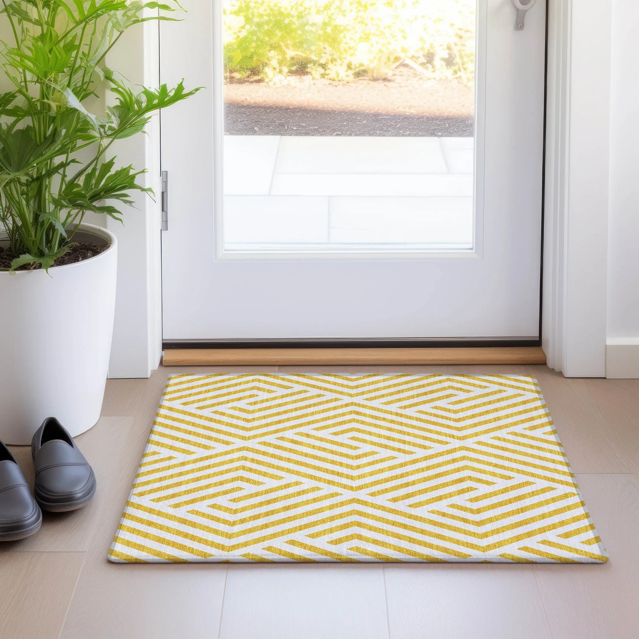 Machine Washable Indoor/ Outdoor Modern Diamonds Chantille Rug
