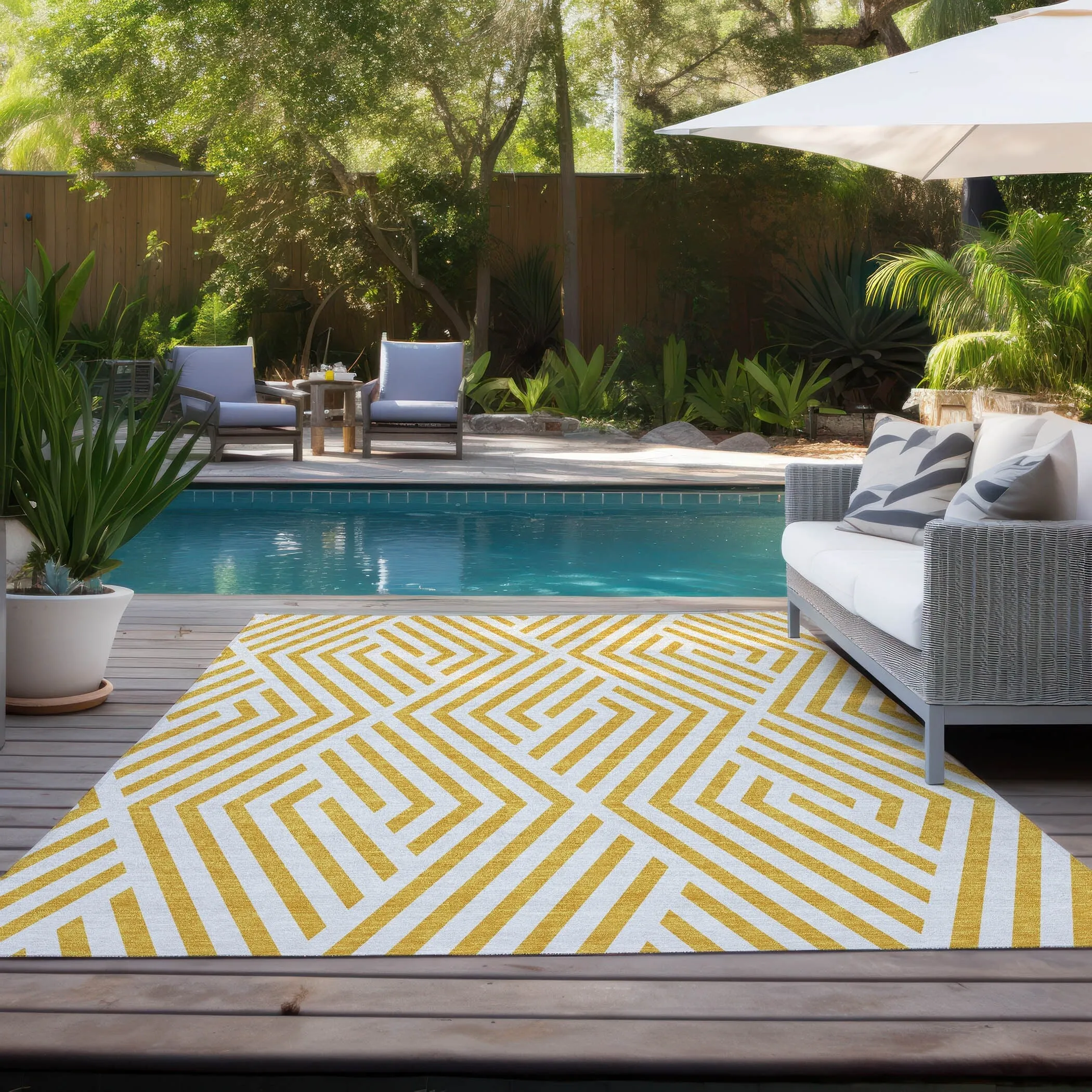 Machine Washable Indoor/ Outdoor Modern Diamonds Chantille Rug