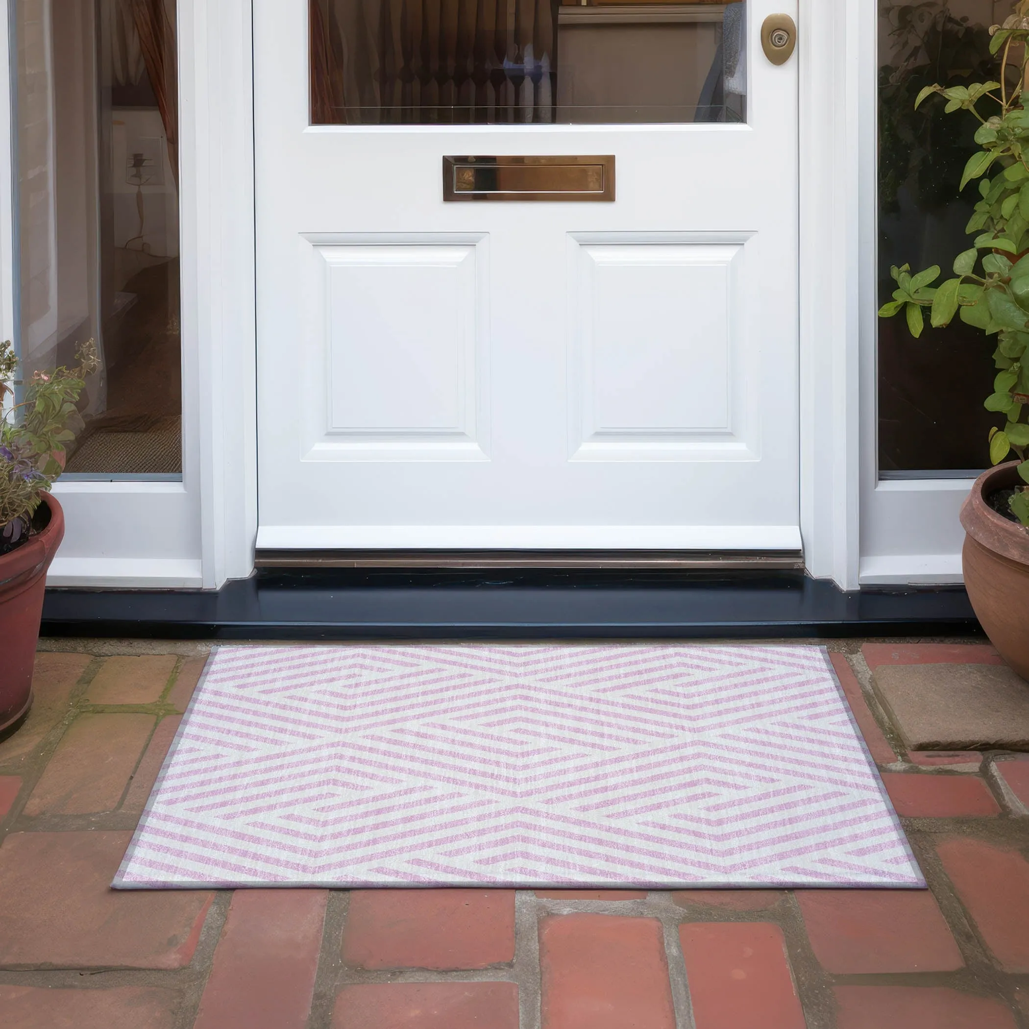 Machine Washable Indoor/ Outdoor Modern Diamonds Chantille Rug