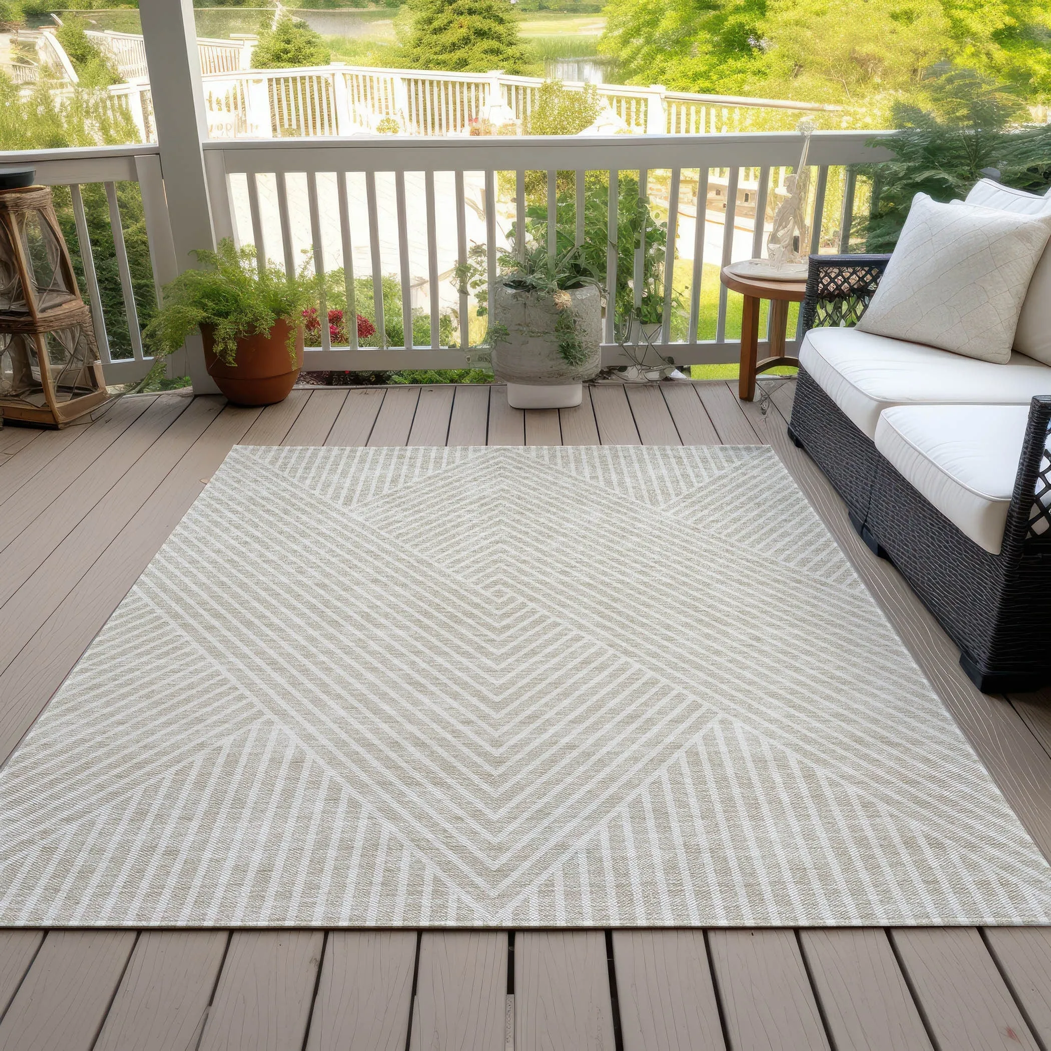 Machine Washable Indoor/ Outdoor Modern Geo Chantille Rug