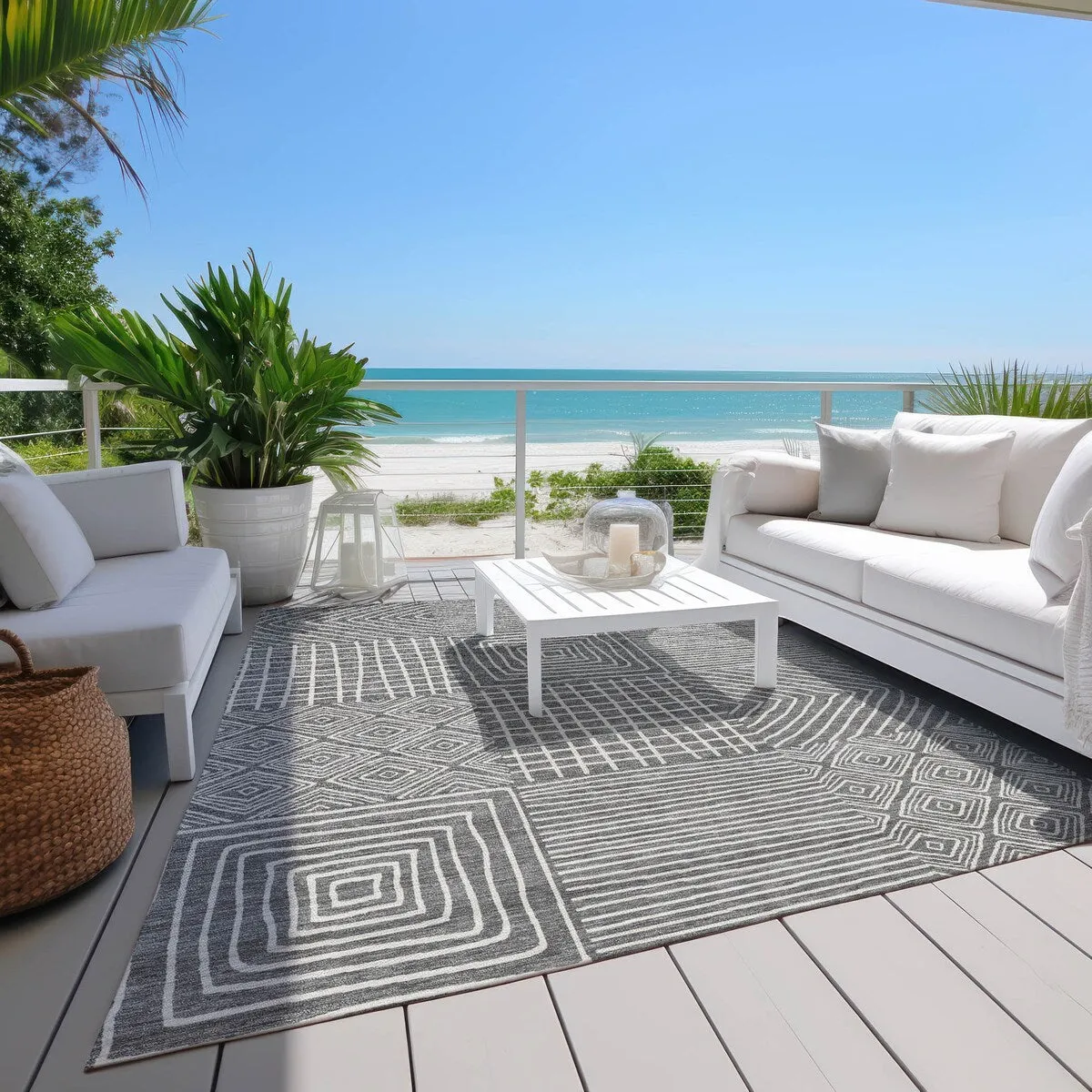Machine Washable Indoor/ Outdoor Modern Mosaic Chantille Rug