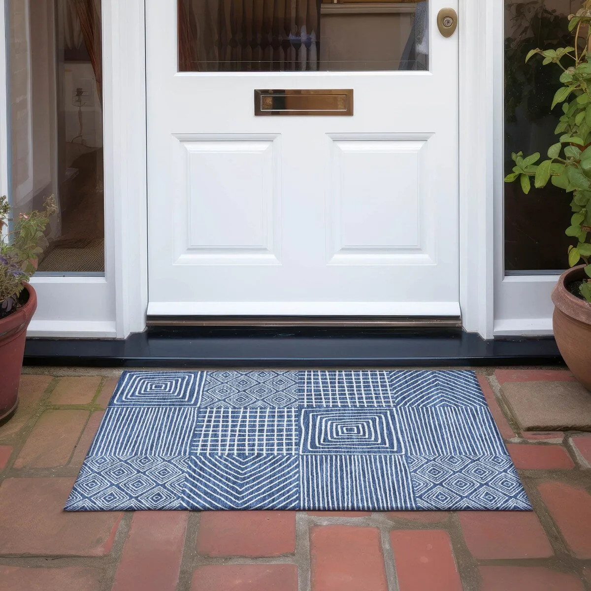 Machine Washable Indoor/ Outdoor Modern Mosaic Chantille Rug