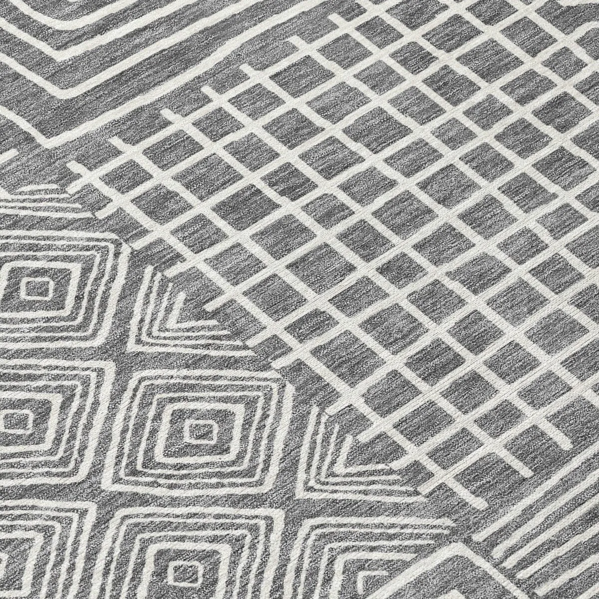Machine Washable Indoor/ Outdoor Modern Mosaic Chantille Rug