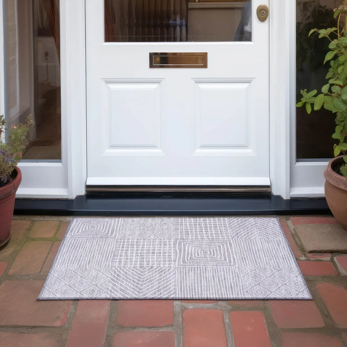 Machine Washable Indoor/ Outdoor Modern Mosaic Chantille Rug