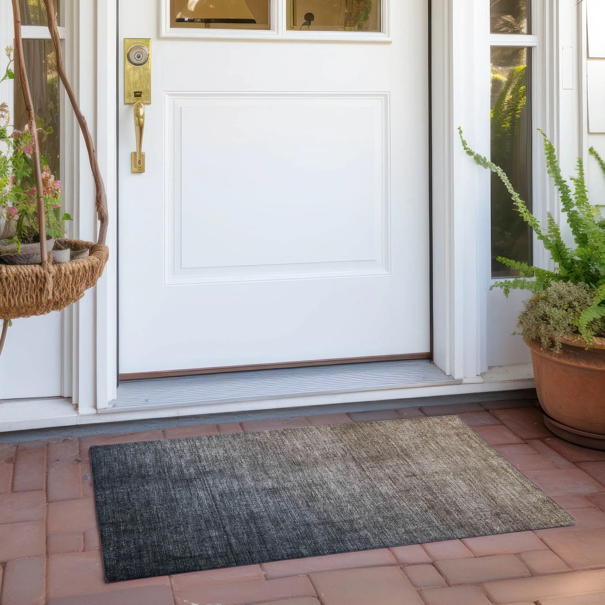 Machine Washable Indoor/ Outdoor Modern Ombre Chantille Rug