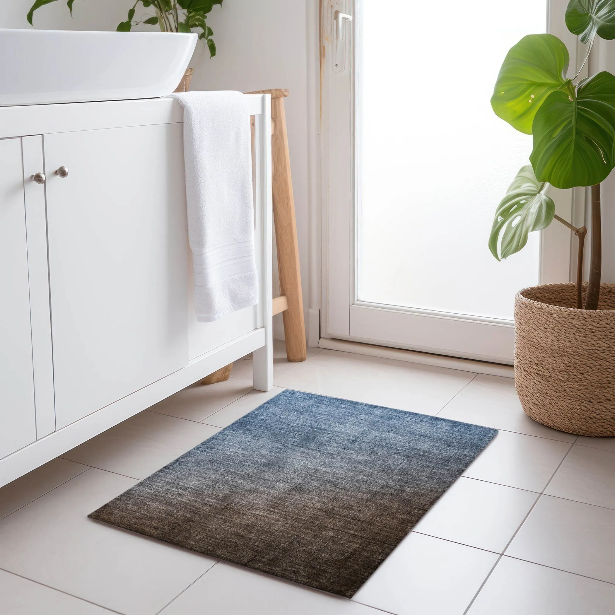 Machine Washable Indoor/ Outdoor Modern Ombre Chantille Rug
