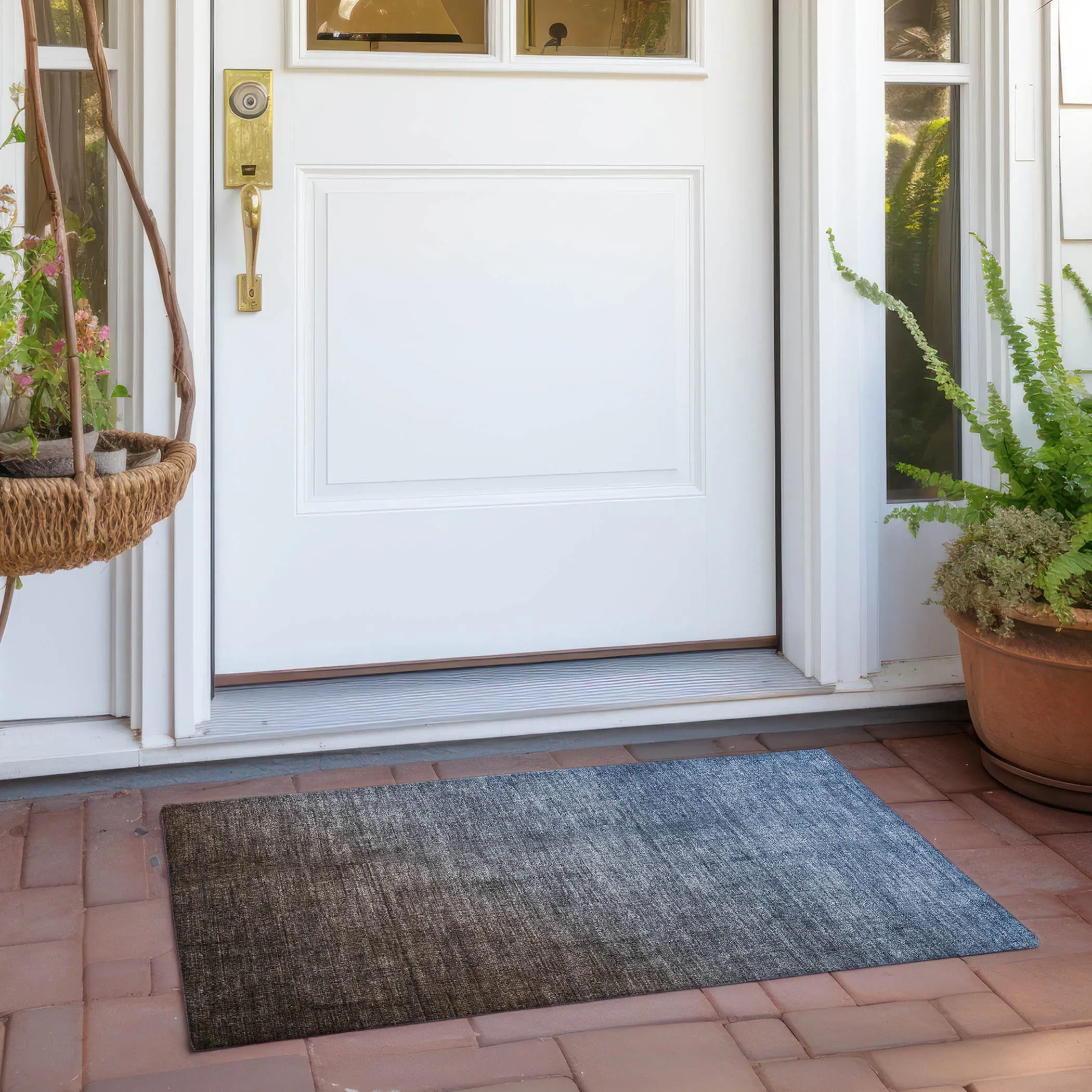 Machine Washable Indoor/ Outdoor Modern Ombre Chantille Rug