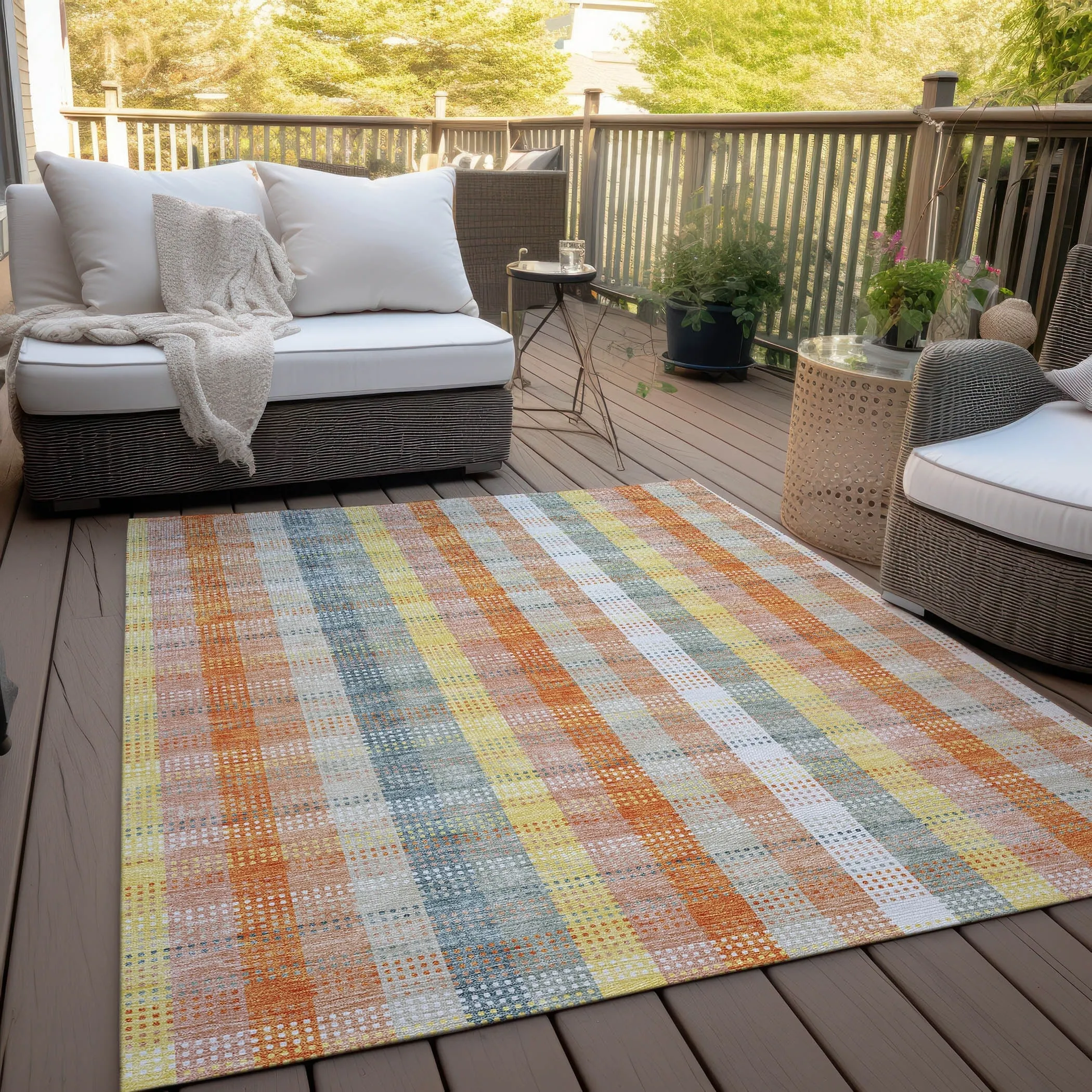 Machine Washable Indoor/ Outdoor Modern Plaid Chantille Rug