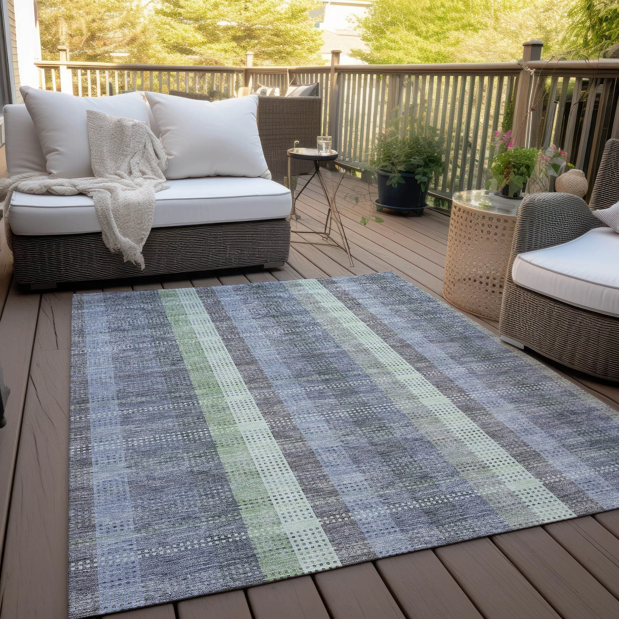 Machine Washable Indoor/ Outdoor Modern Plaid Chantille Rug